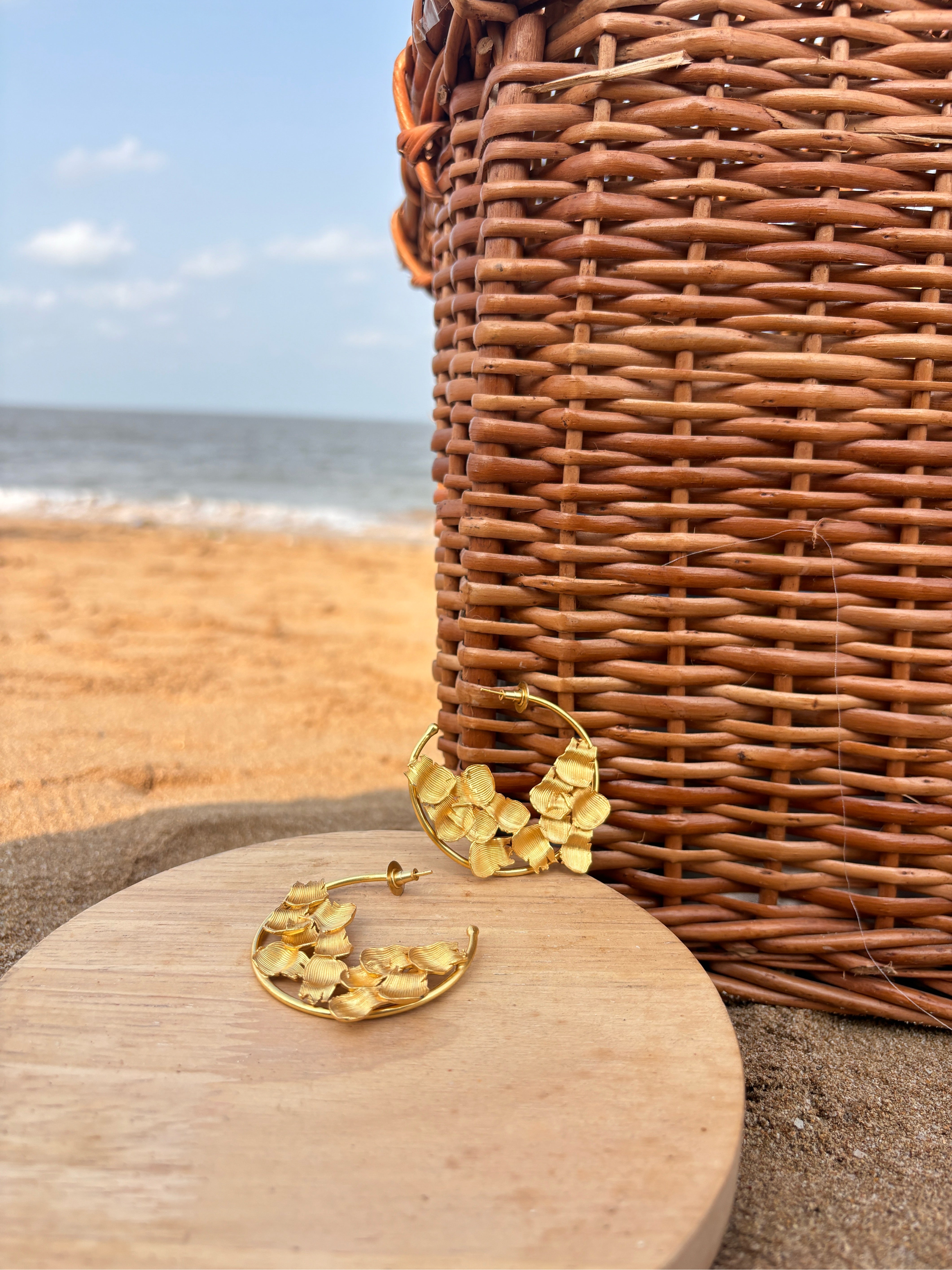 The Sculpted Shaving Hoop Gold