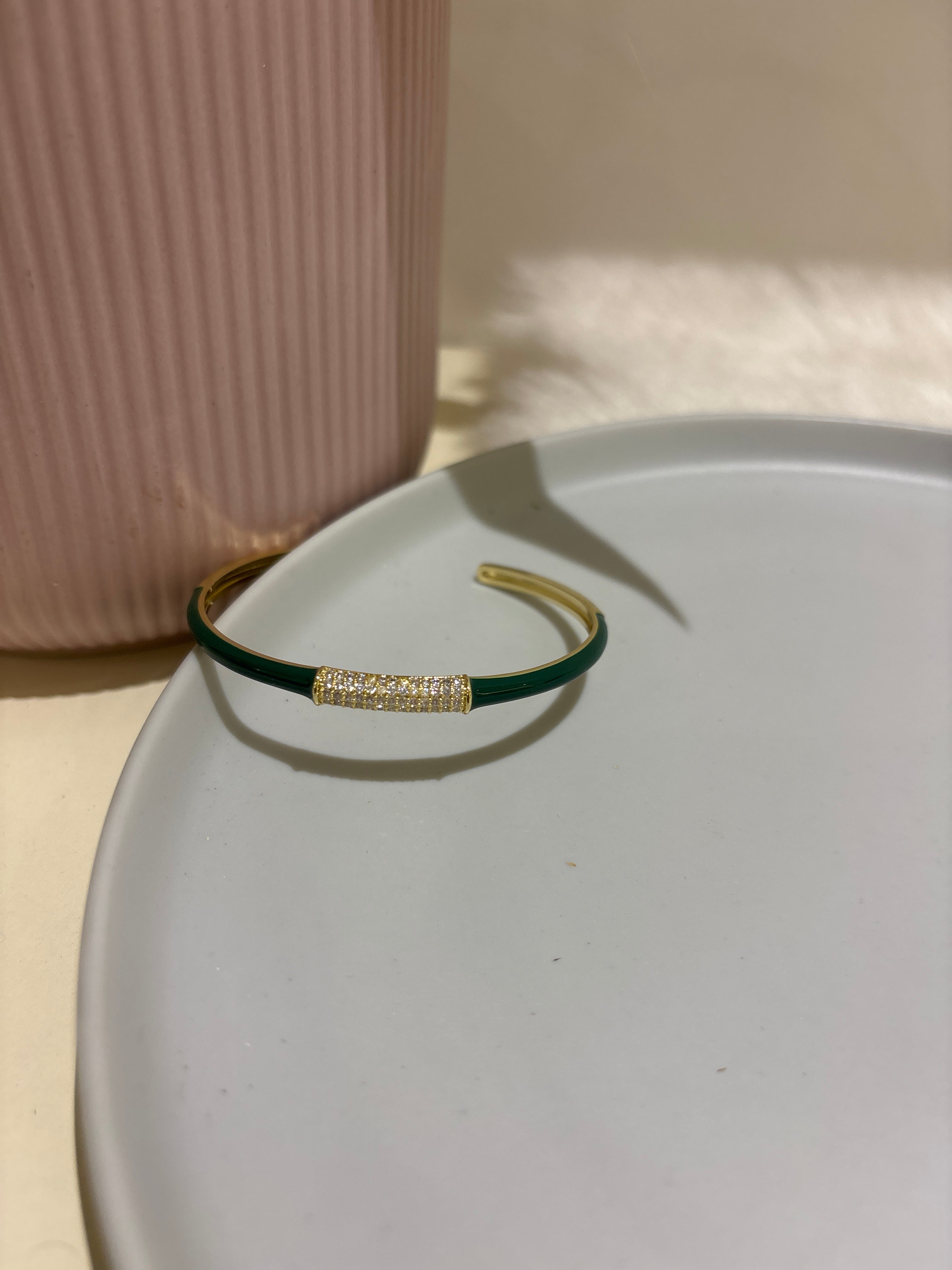 Emerald gleam bracelet