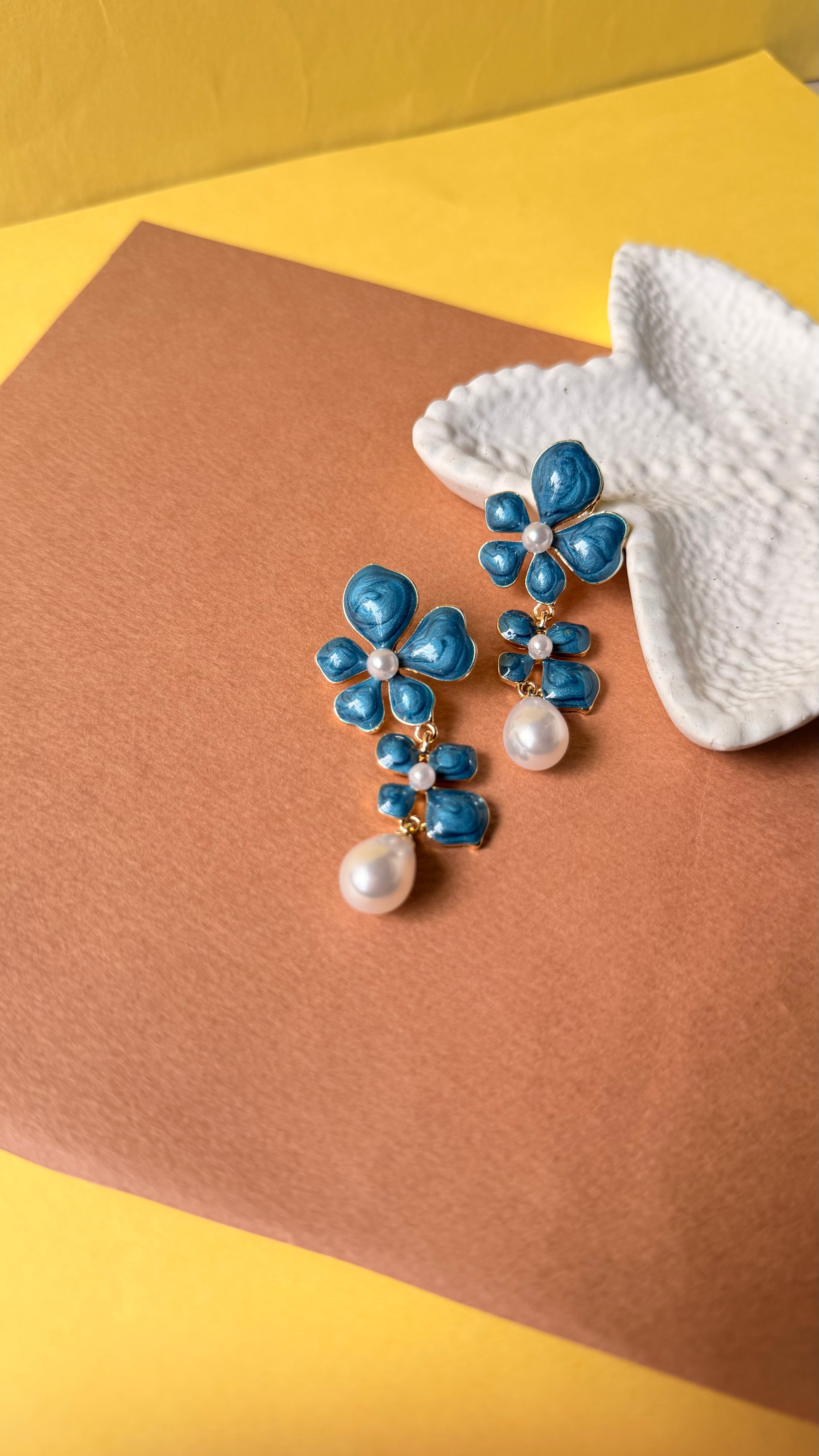 Twin bloom blue earring
