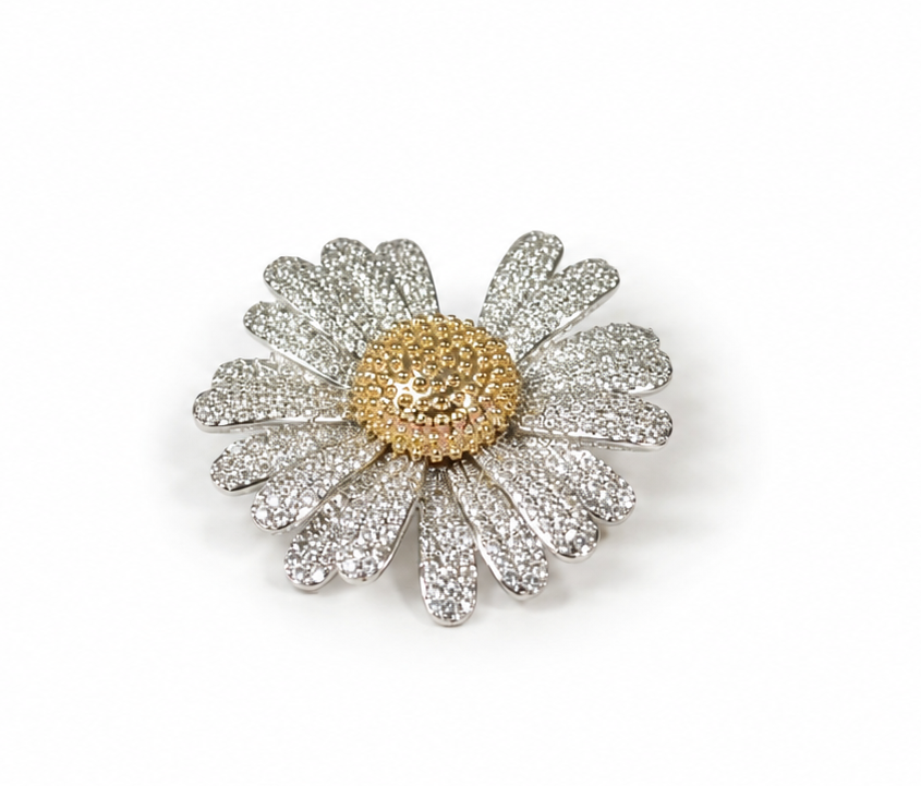 Elegant Daisy Flower Shaped Brooch Accessory