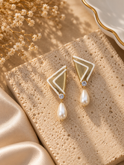 White Flower Pearl Earrings