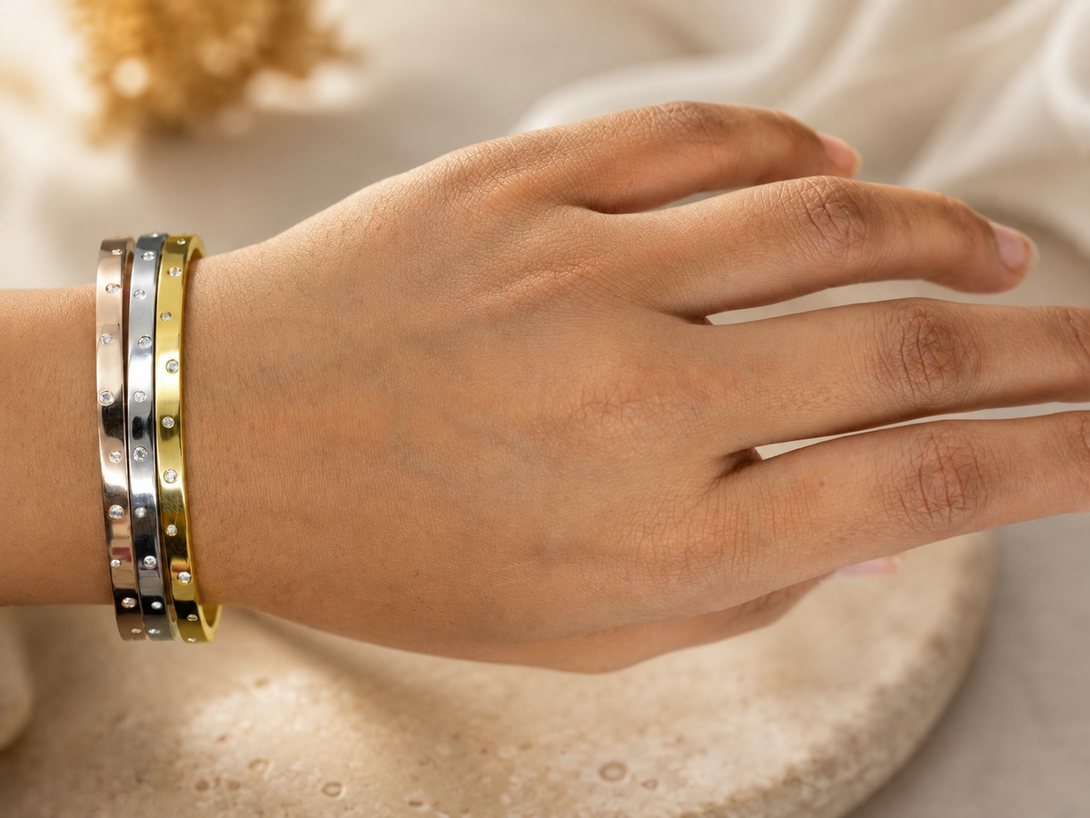 Silver Scattered Stone Thin S Studded Bands Bracelet