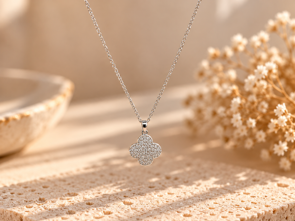 Elegant Clover Pendant Necklace