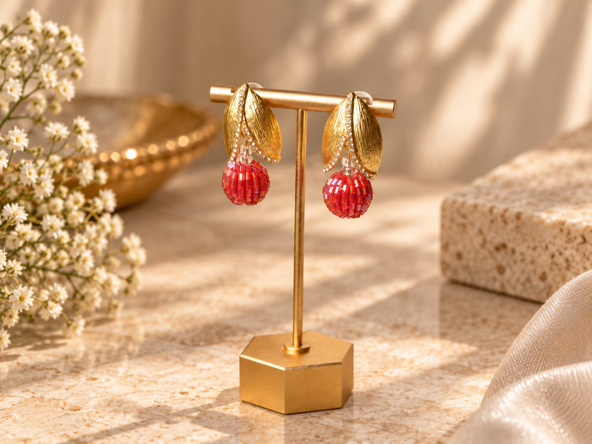 Elegant Leaf Design Drop Earrings