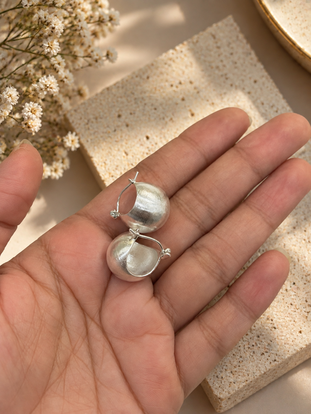 Minimalist Round Hoop Earrings for Everyday Wear