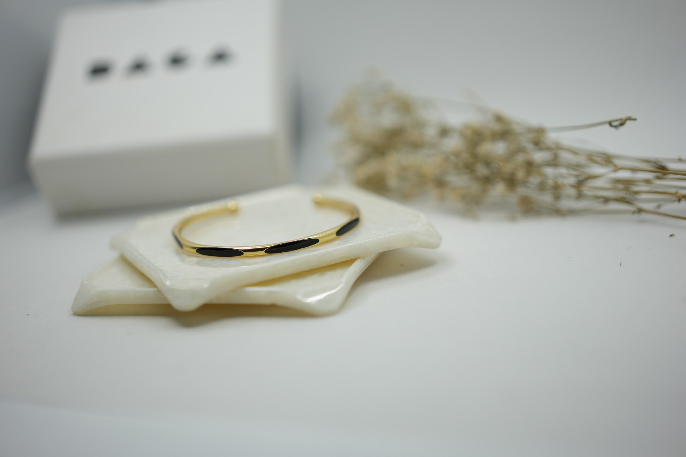 Stainless Steel Snake style Enamel cuff