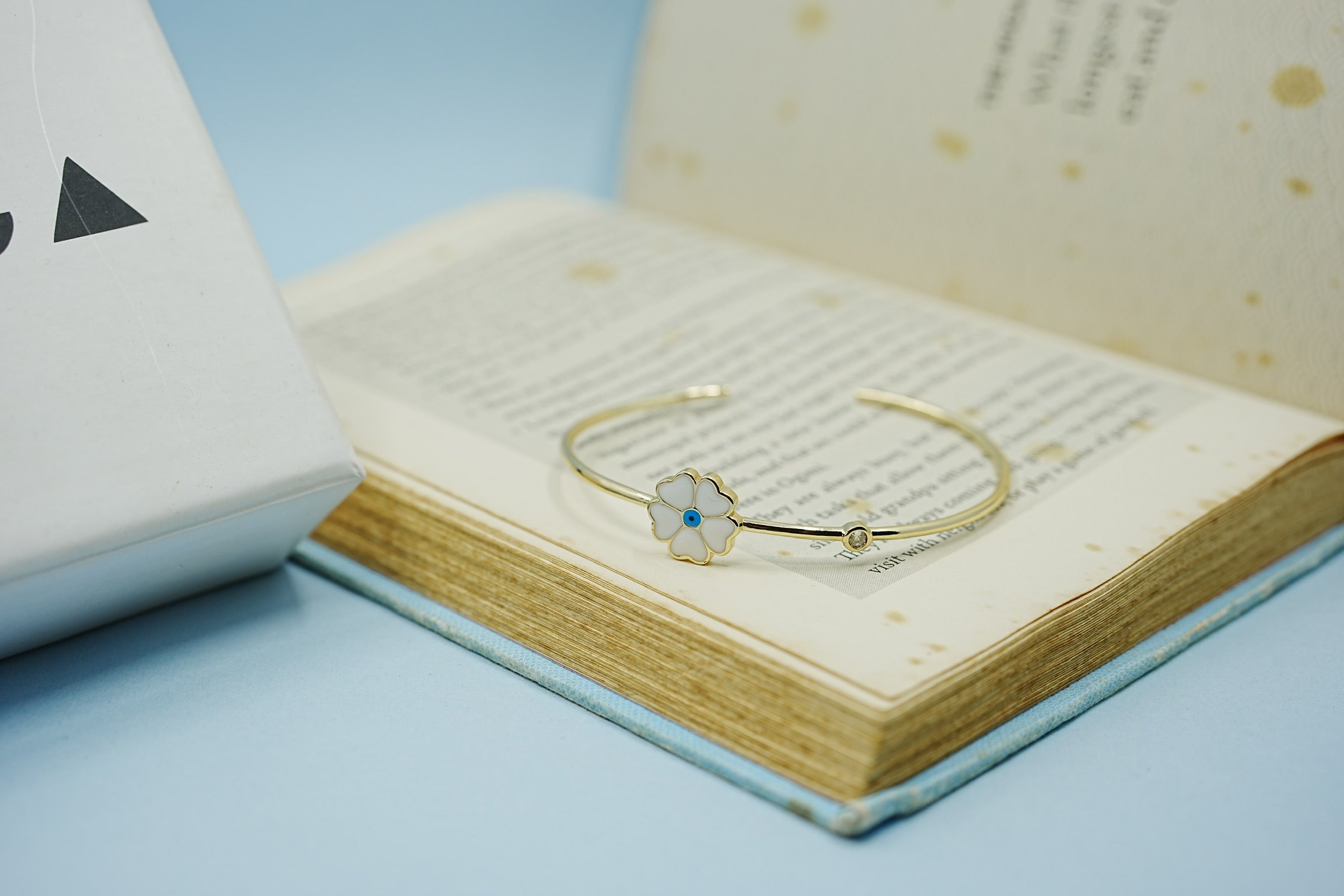 Stainless steel Flower evileye cuff