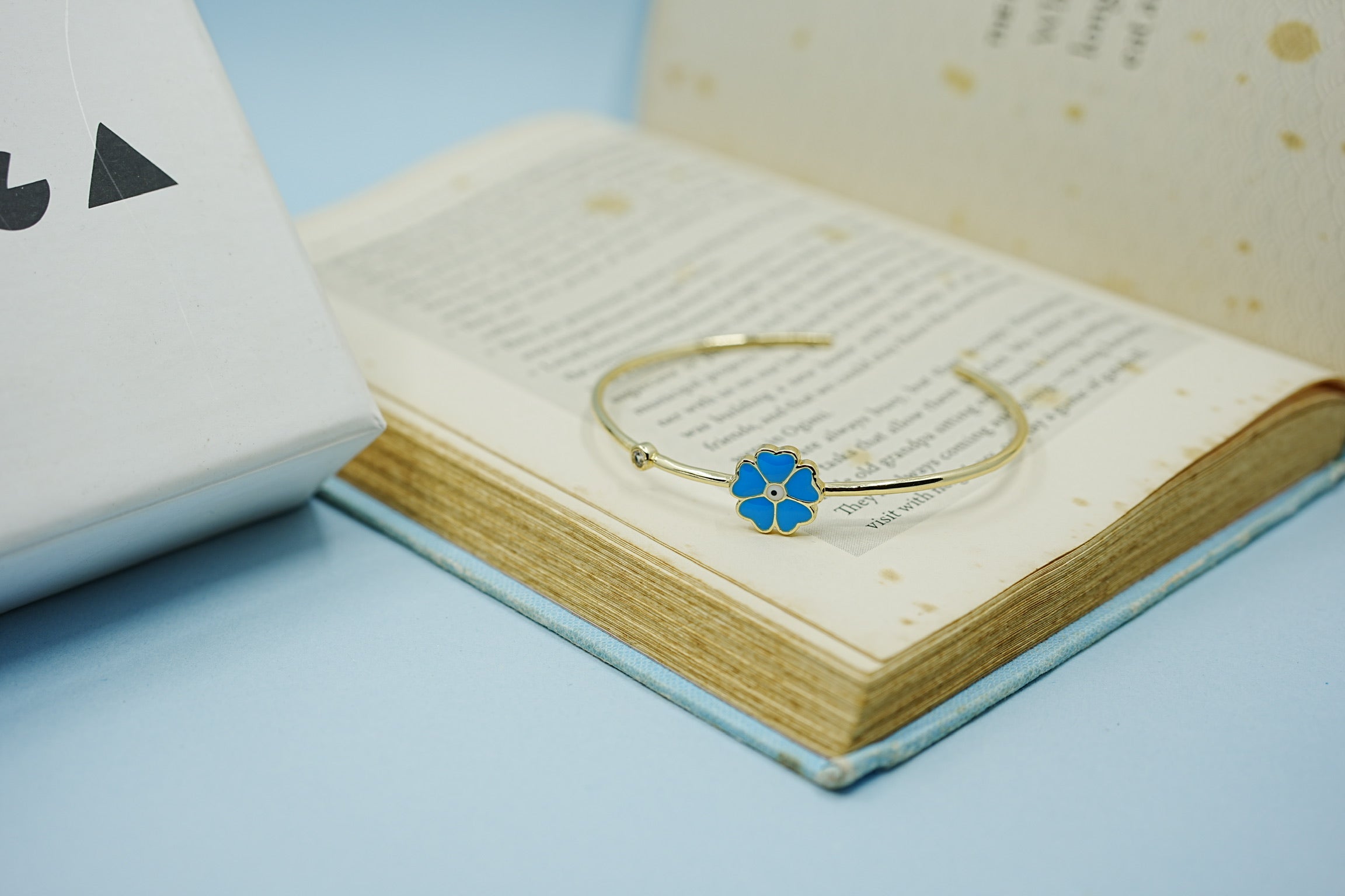 Stainless steel Flower evileye cuff
