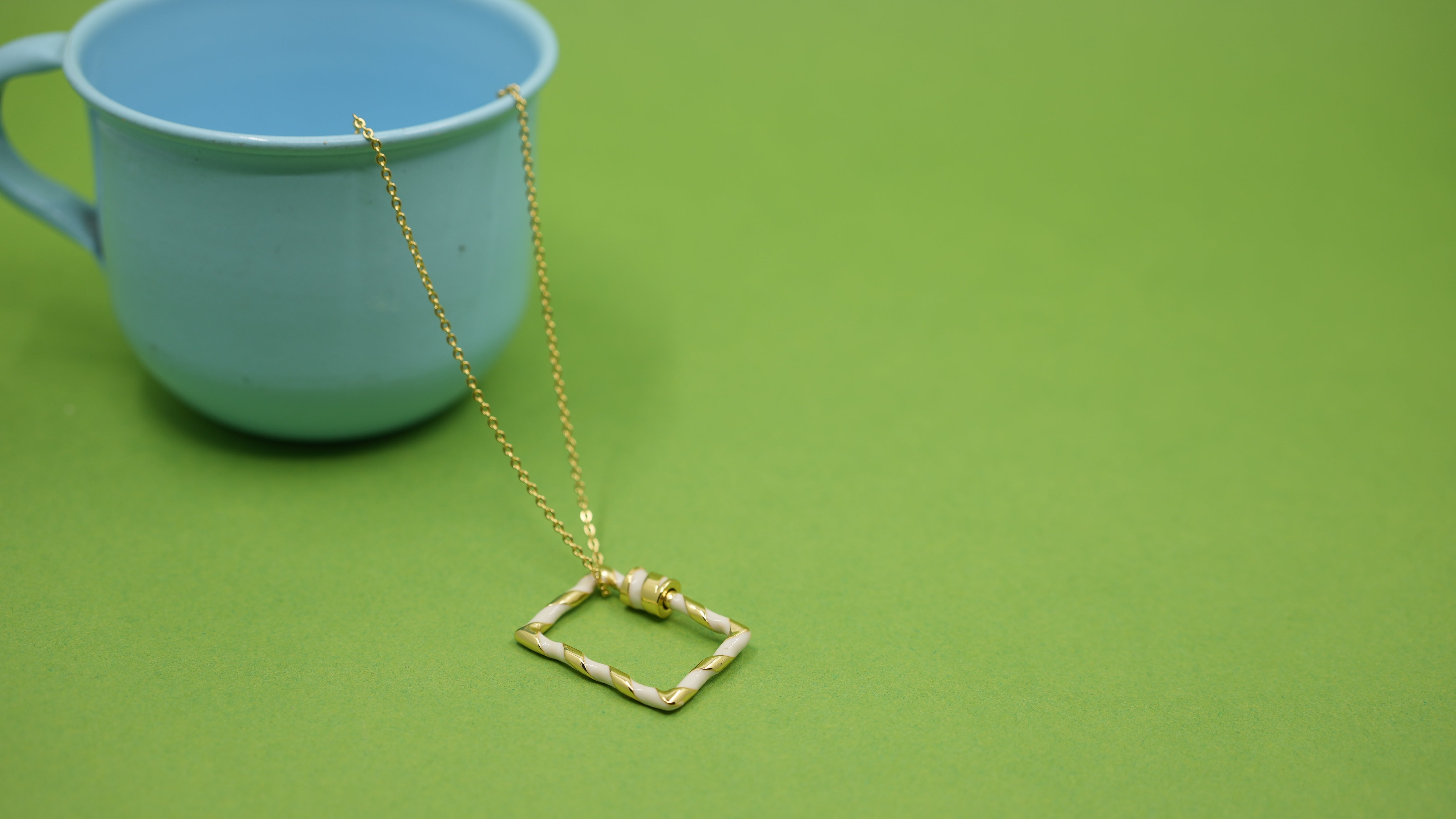 Candy Link Necklace white
