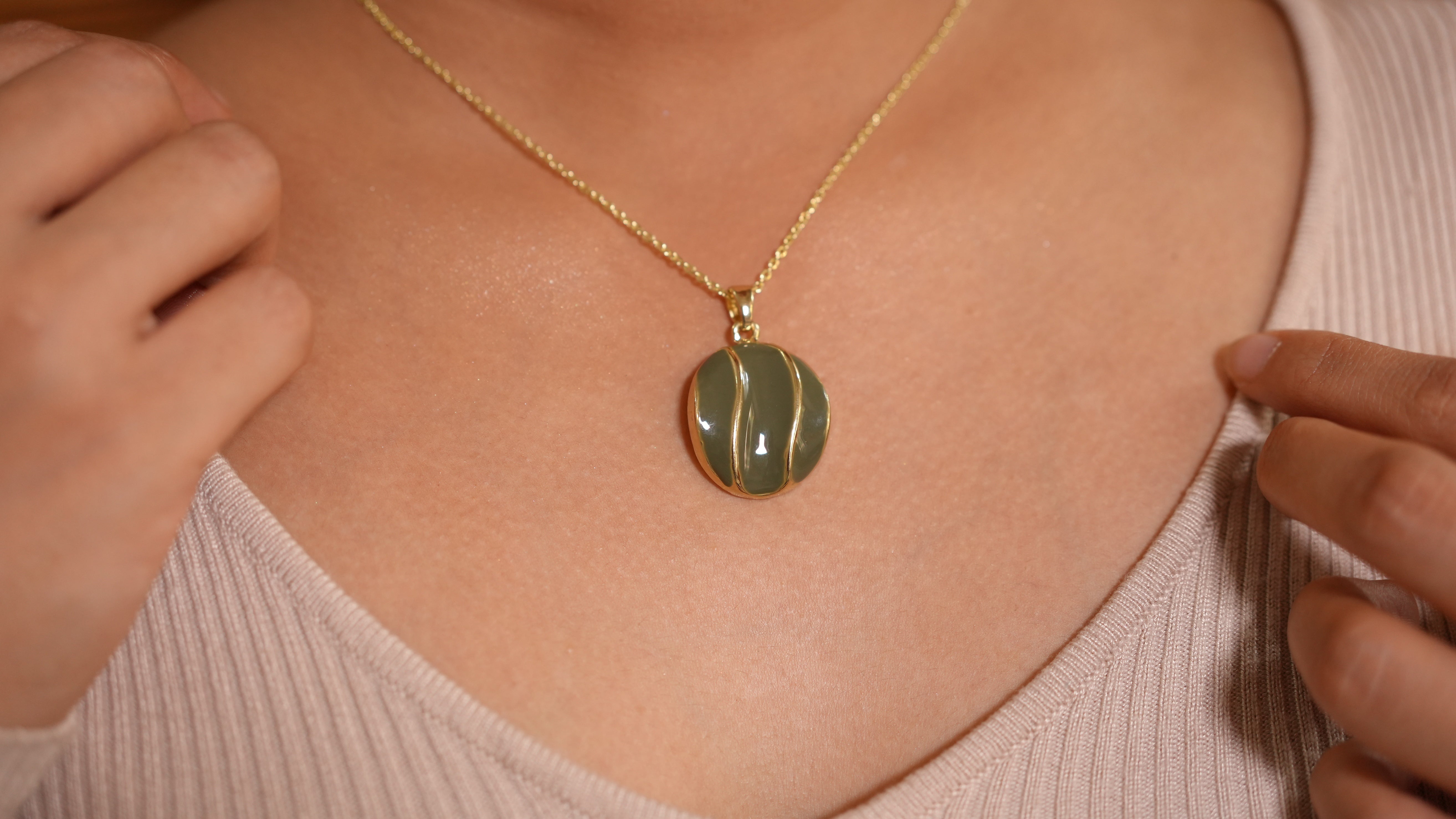 Echo Lines Enamel Necklace Green