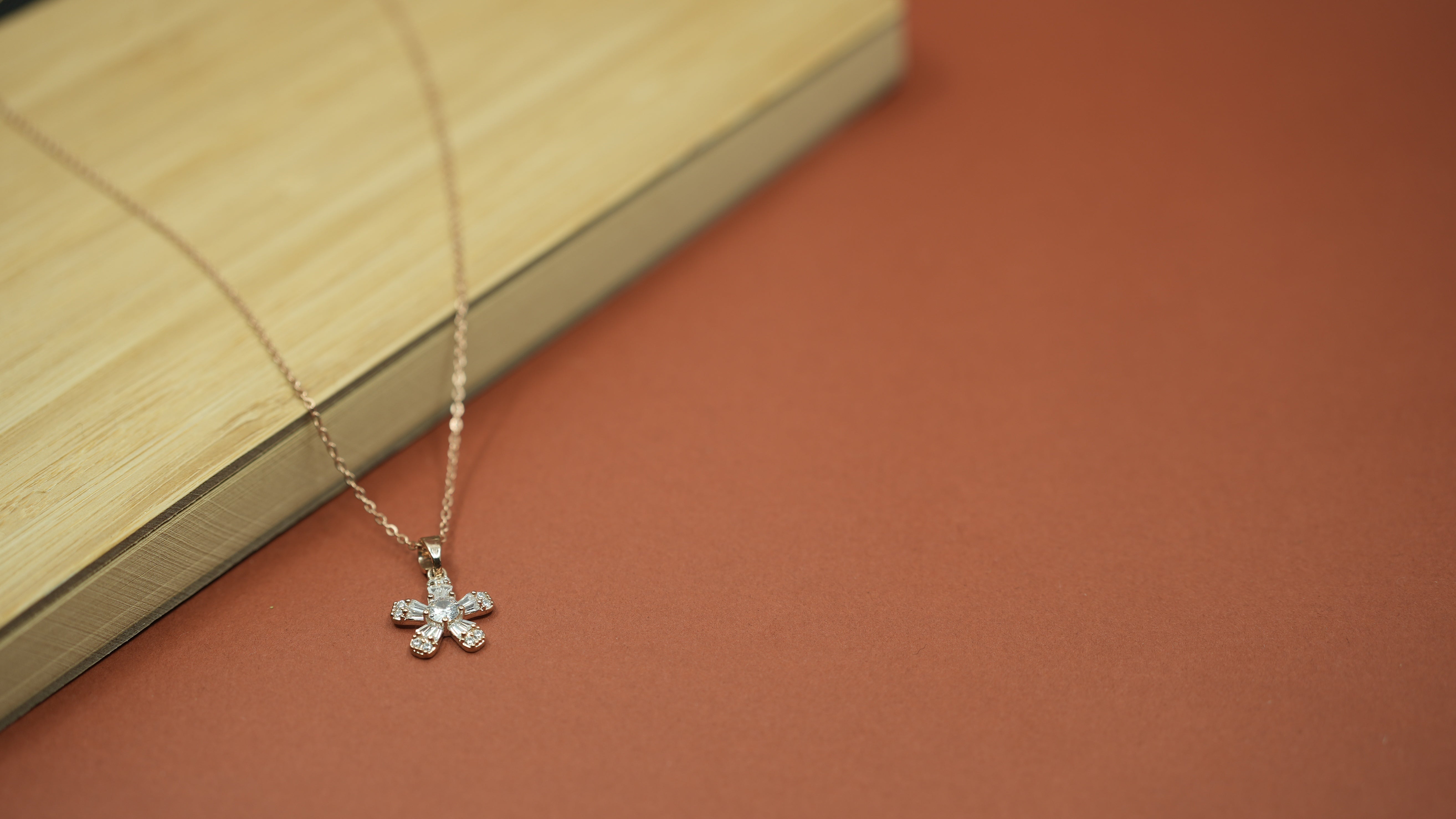 Botanic Bloom necklace