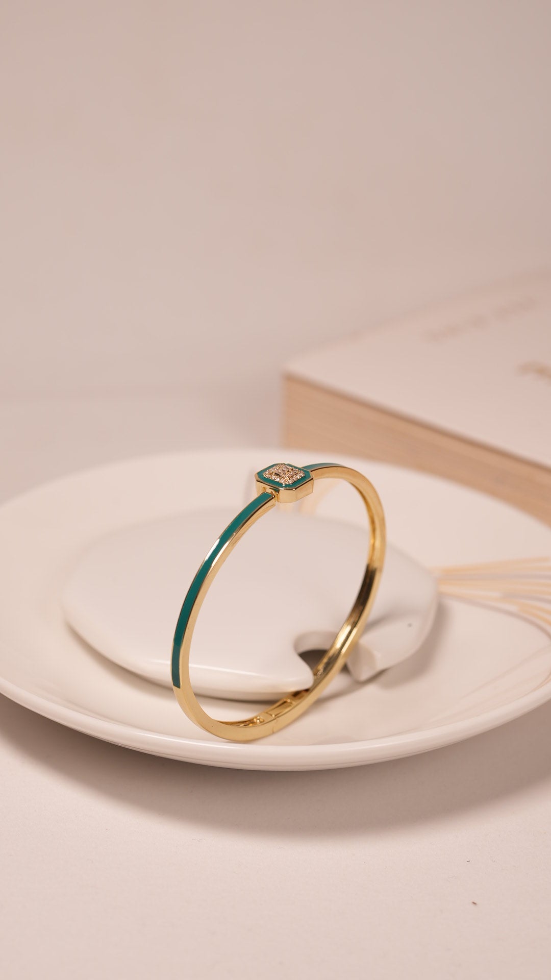 Olive emblem bracelet