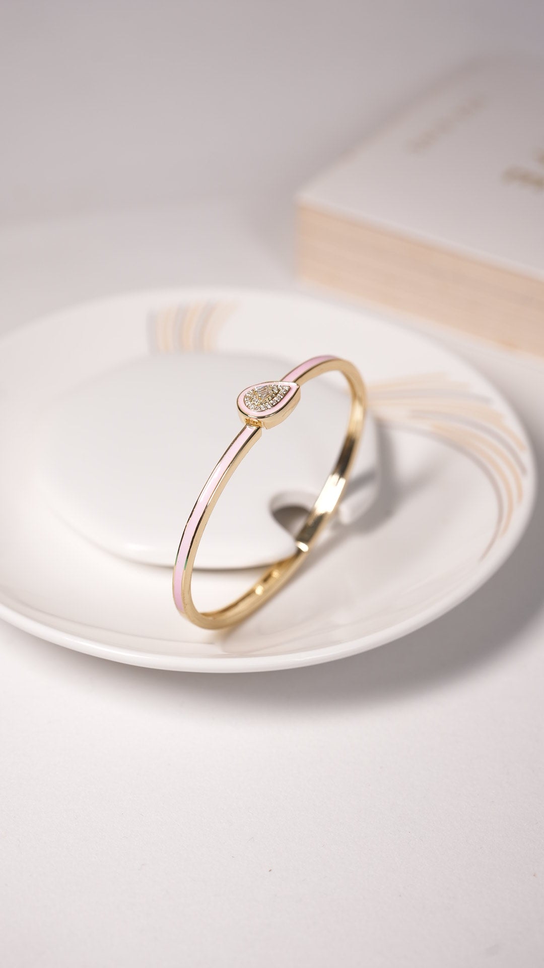 Blush shine drop bracelet
