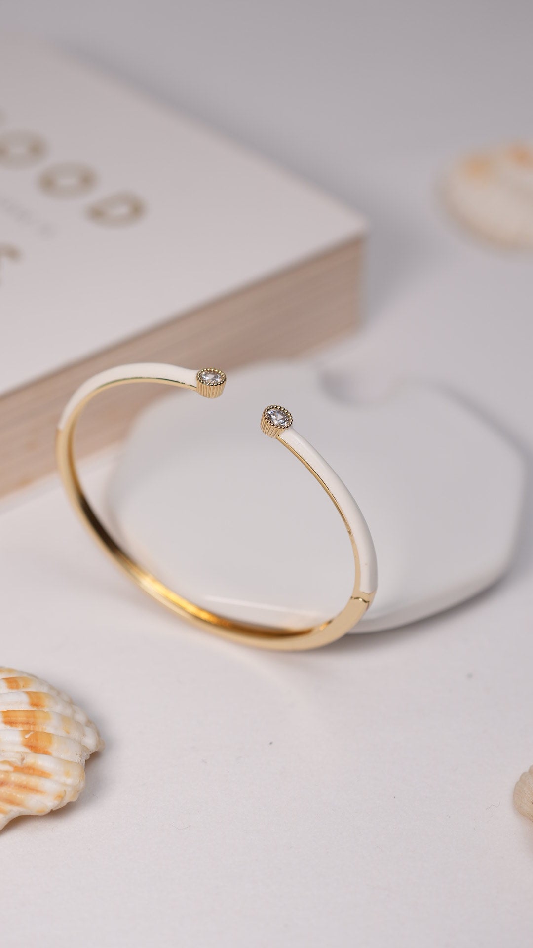 Ivory glimmer tip bracelet