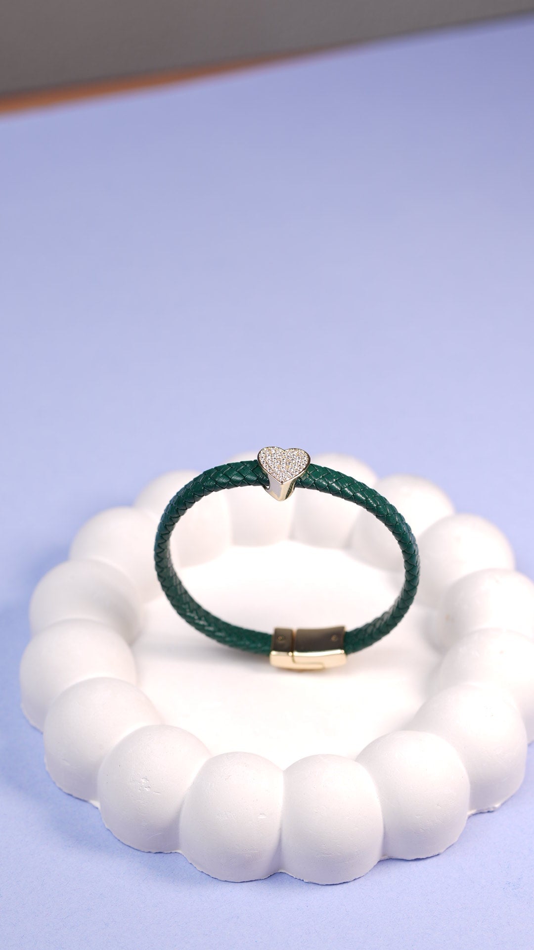Emerald leather bracelet