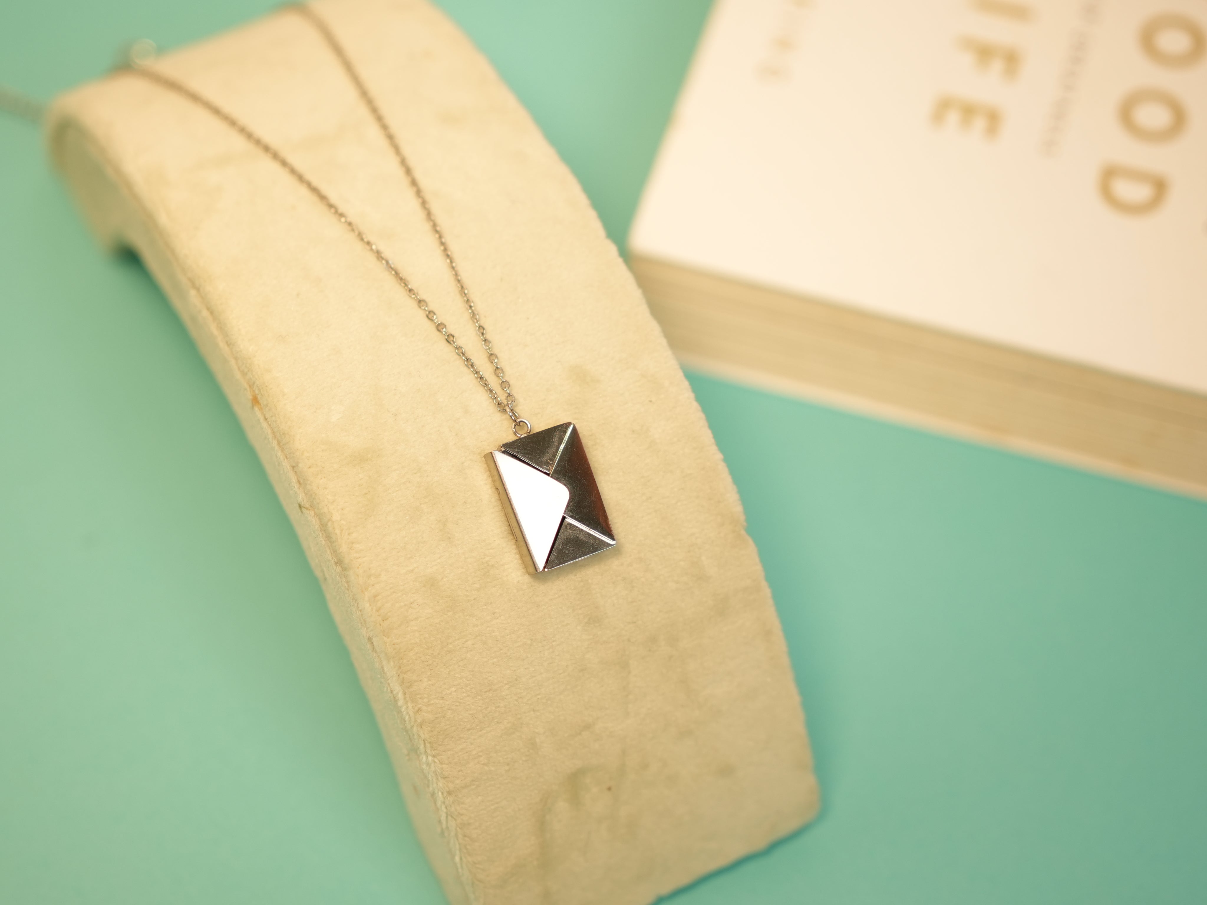 Silver shard necklace