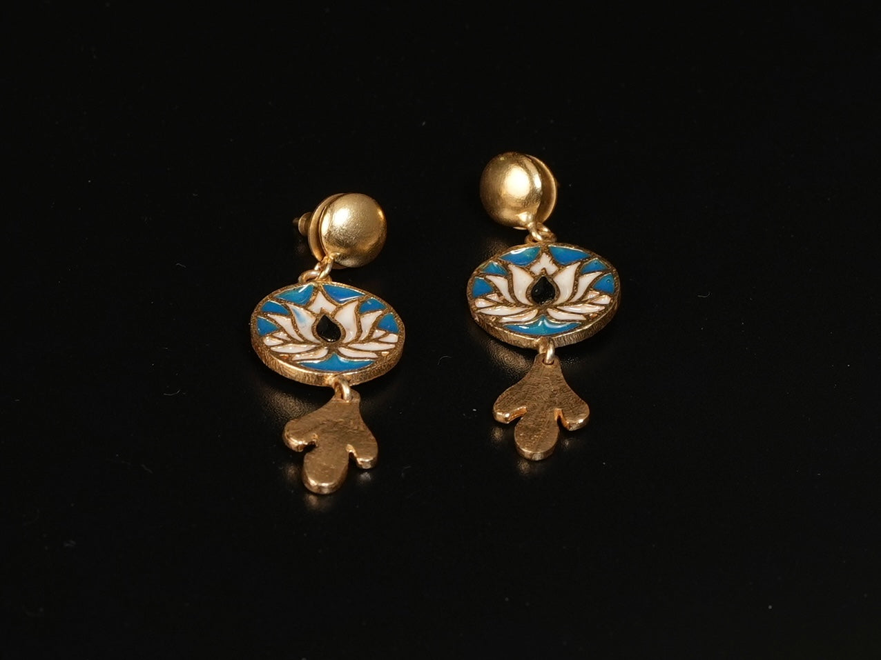 Lotus Dangling Gold