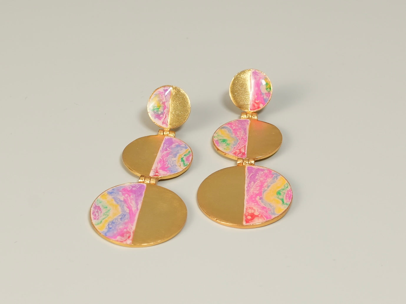 Multi circular hanging