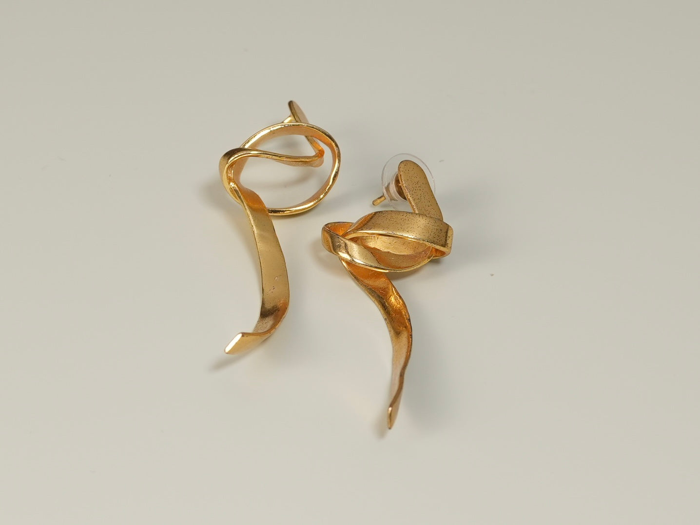 Twist long stud