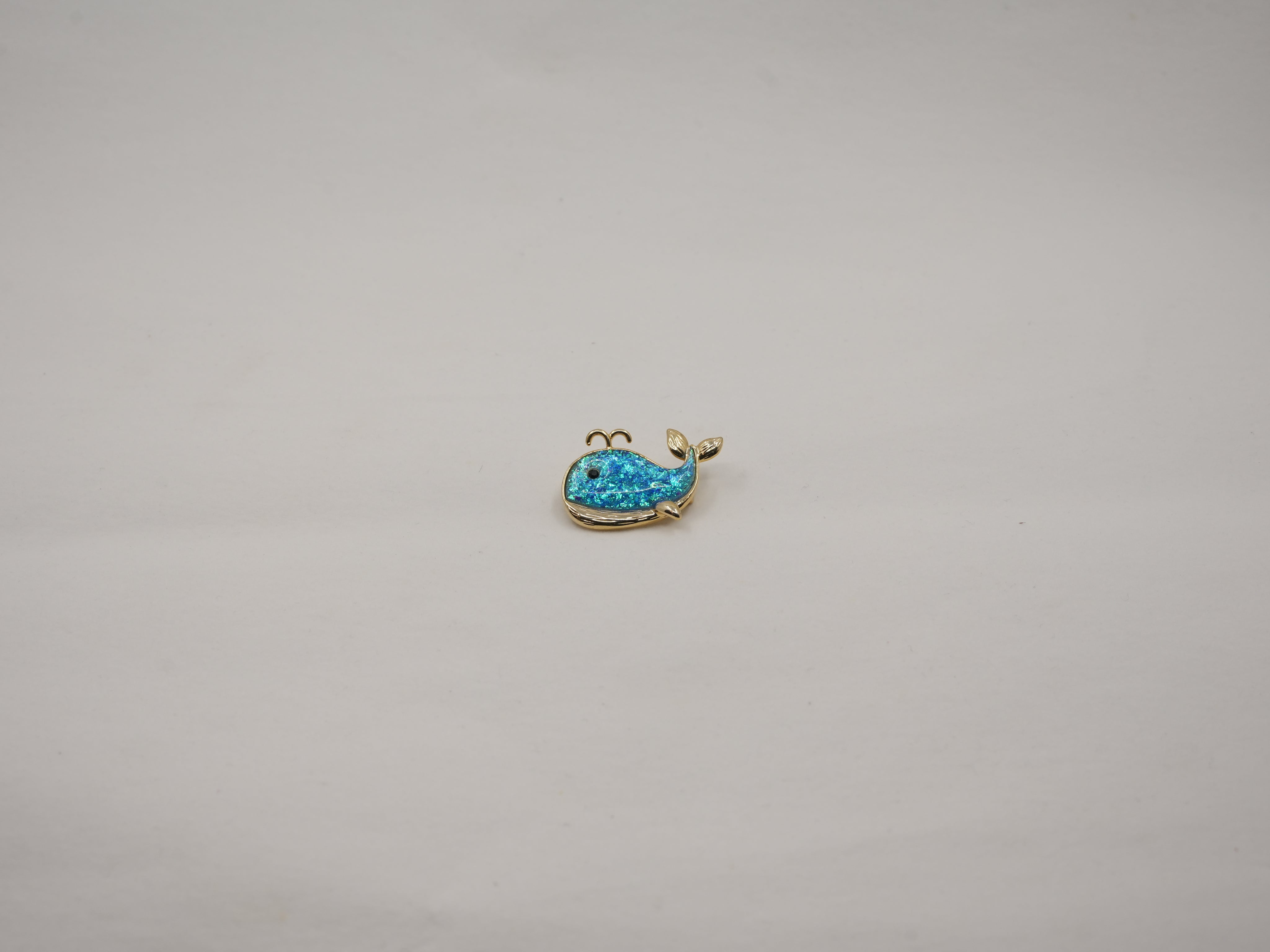 Emoji whale brooch