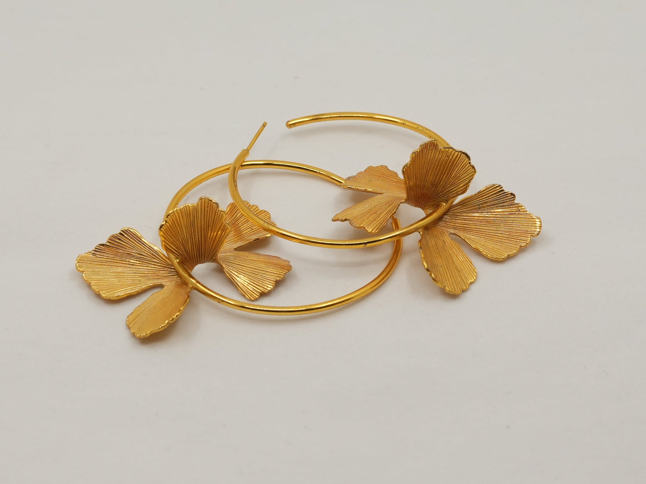 Floral hoop gold