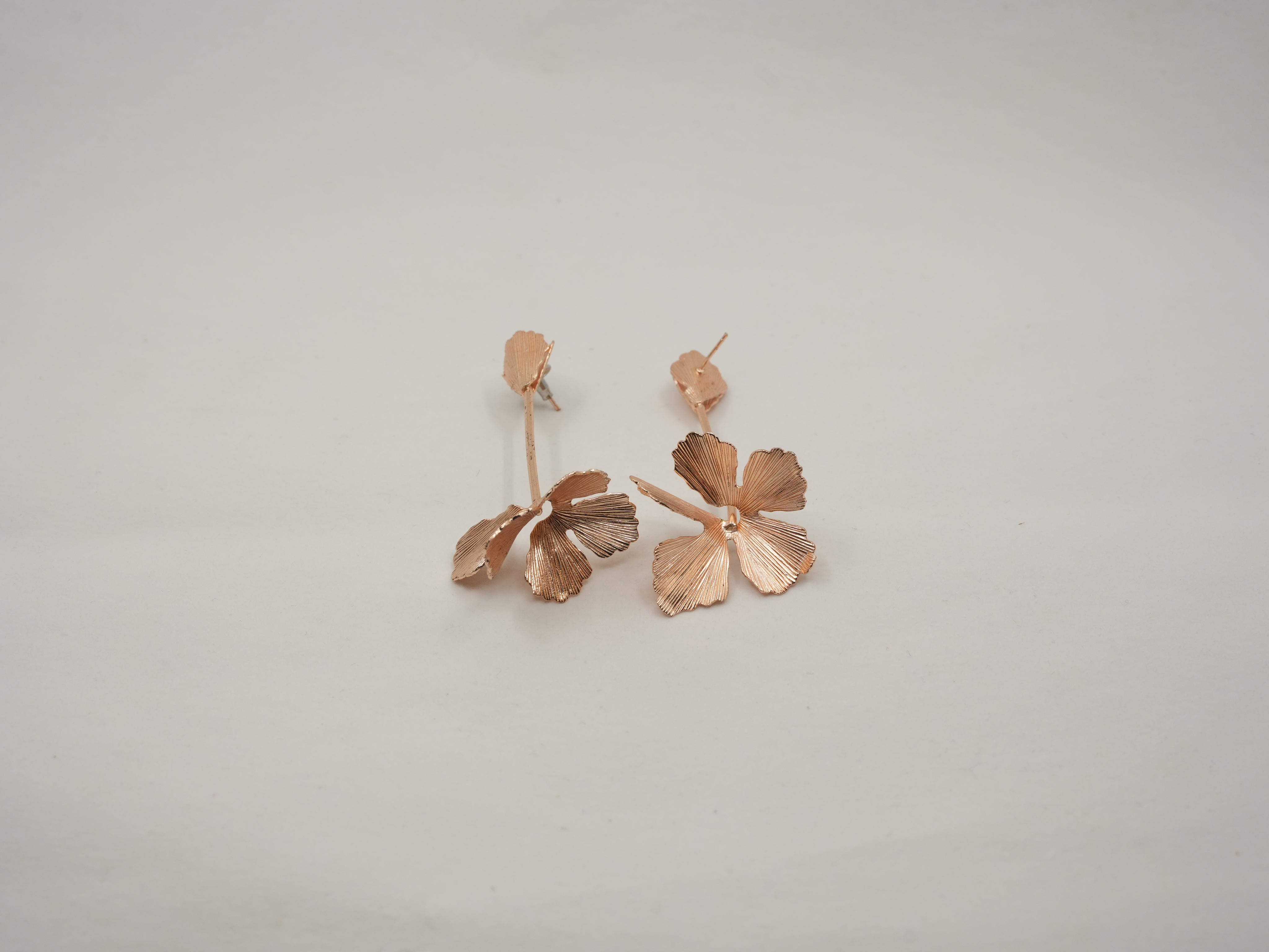 Hanging floral rose gold earrings