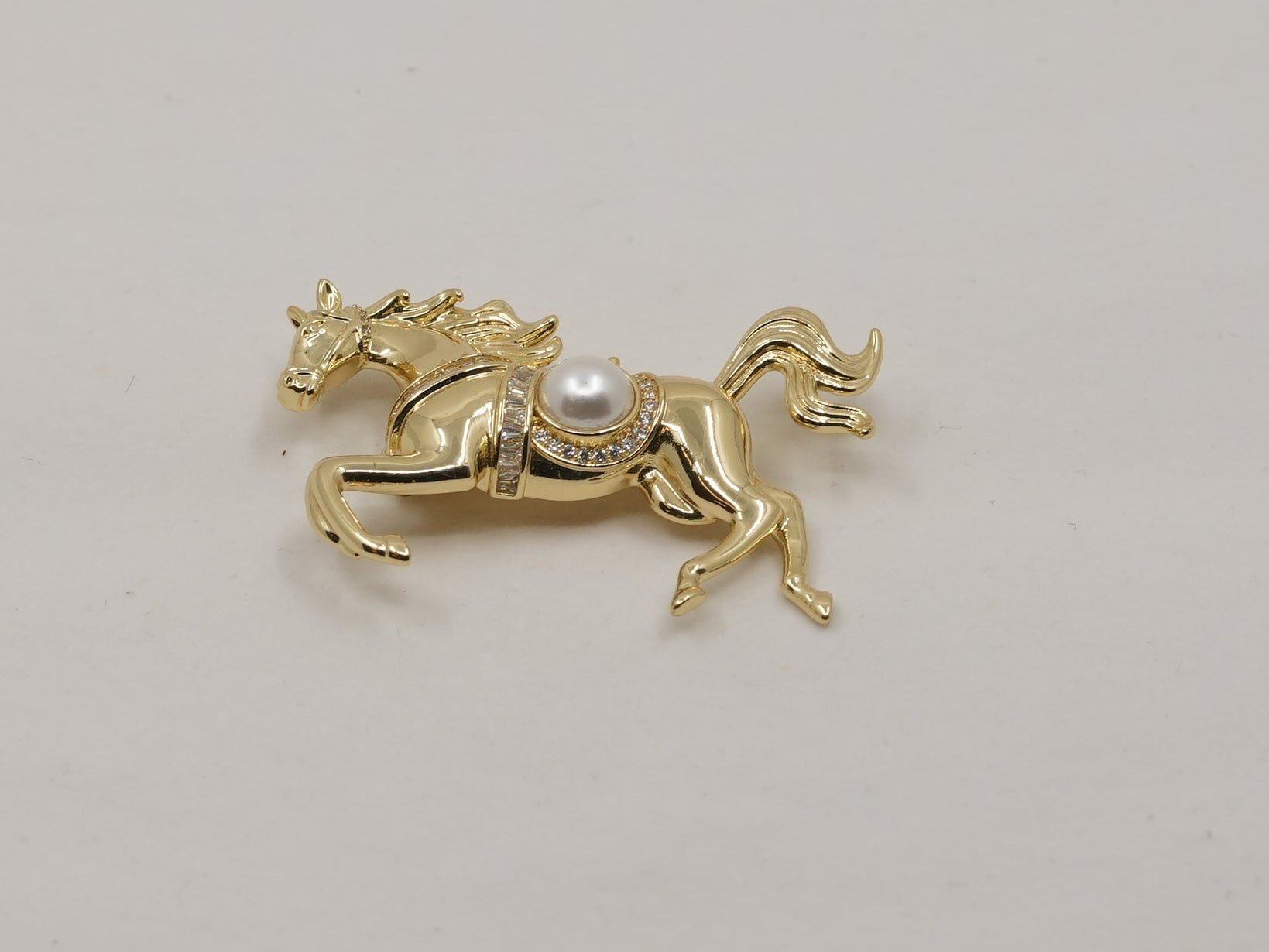 Pearl Gallop Brooch