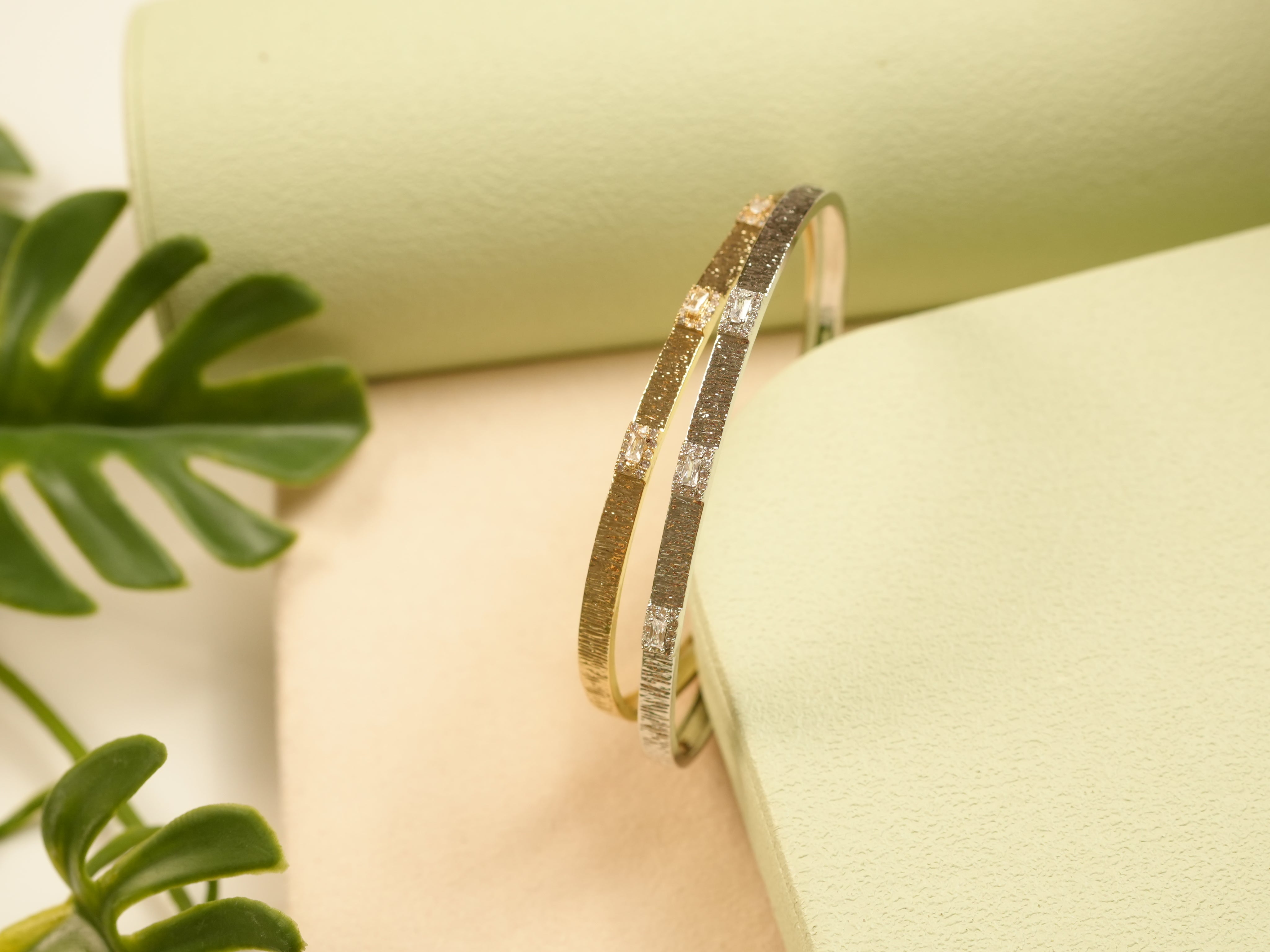 Gold Textured Spark Bracelet