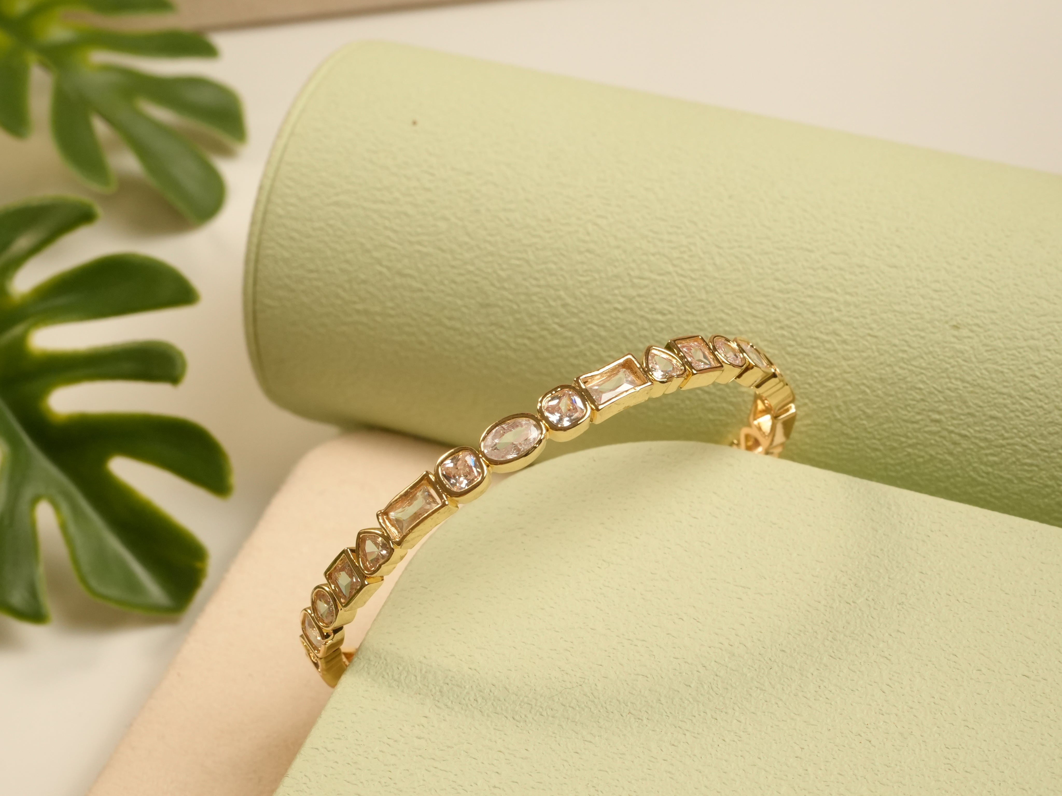 Gold geometric crystal Bracelet