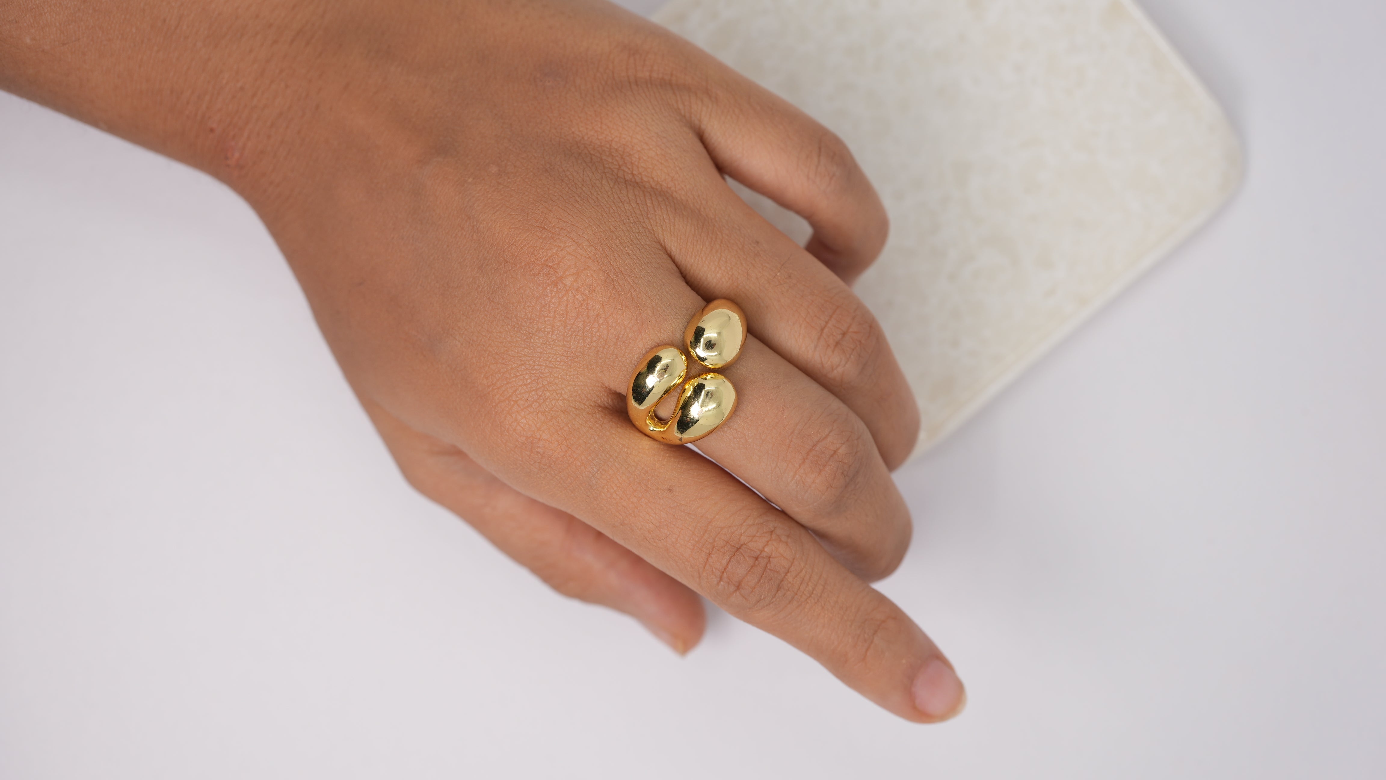 Serene Knot Ring