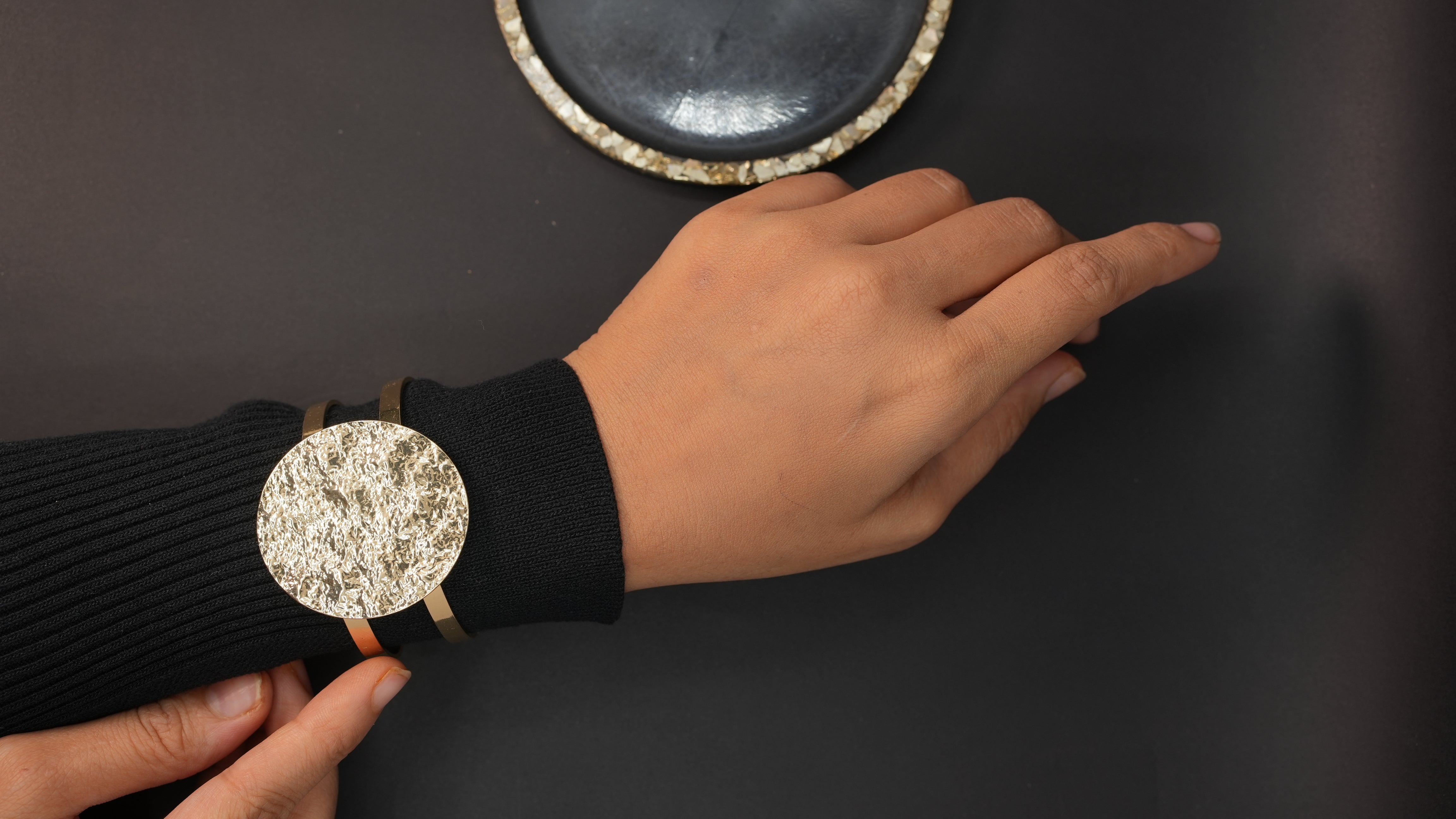 Solara cuff
