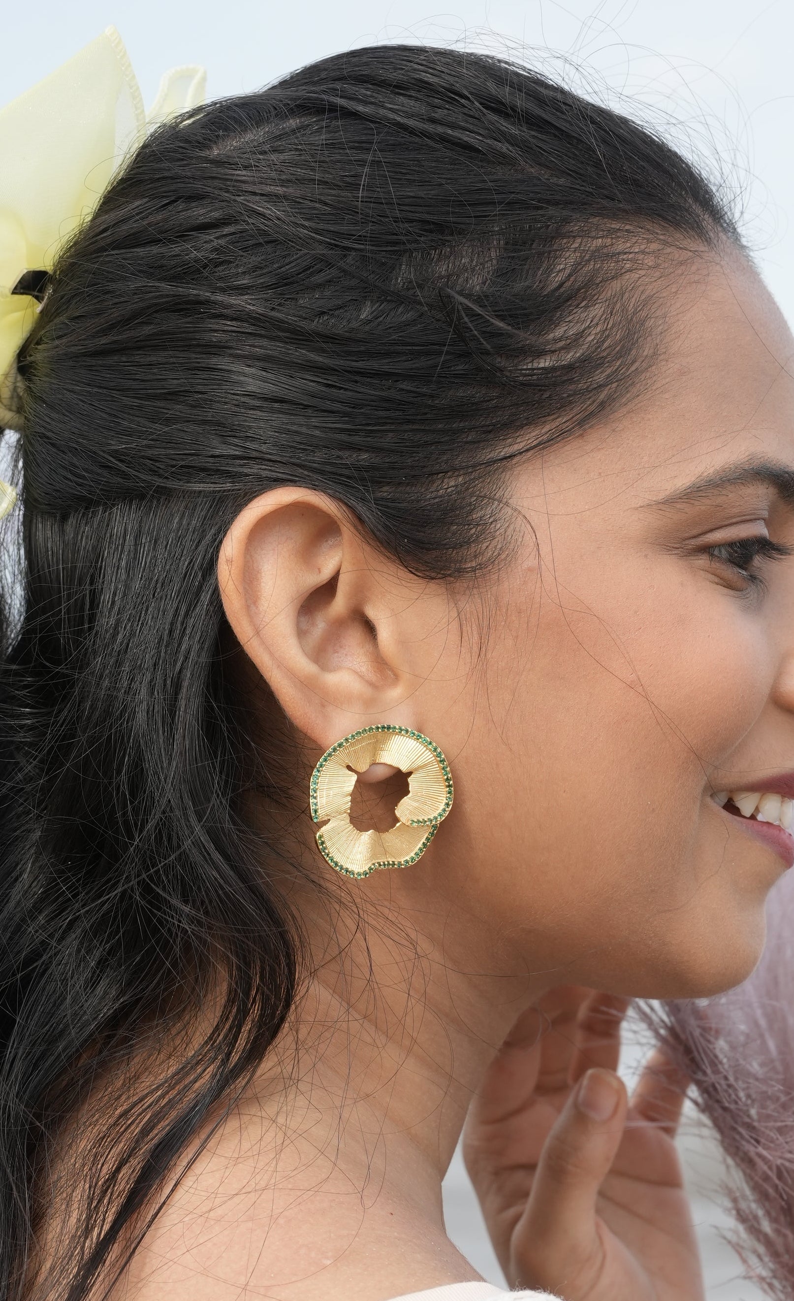 The shaving swirl stud green