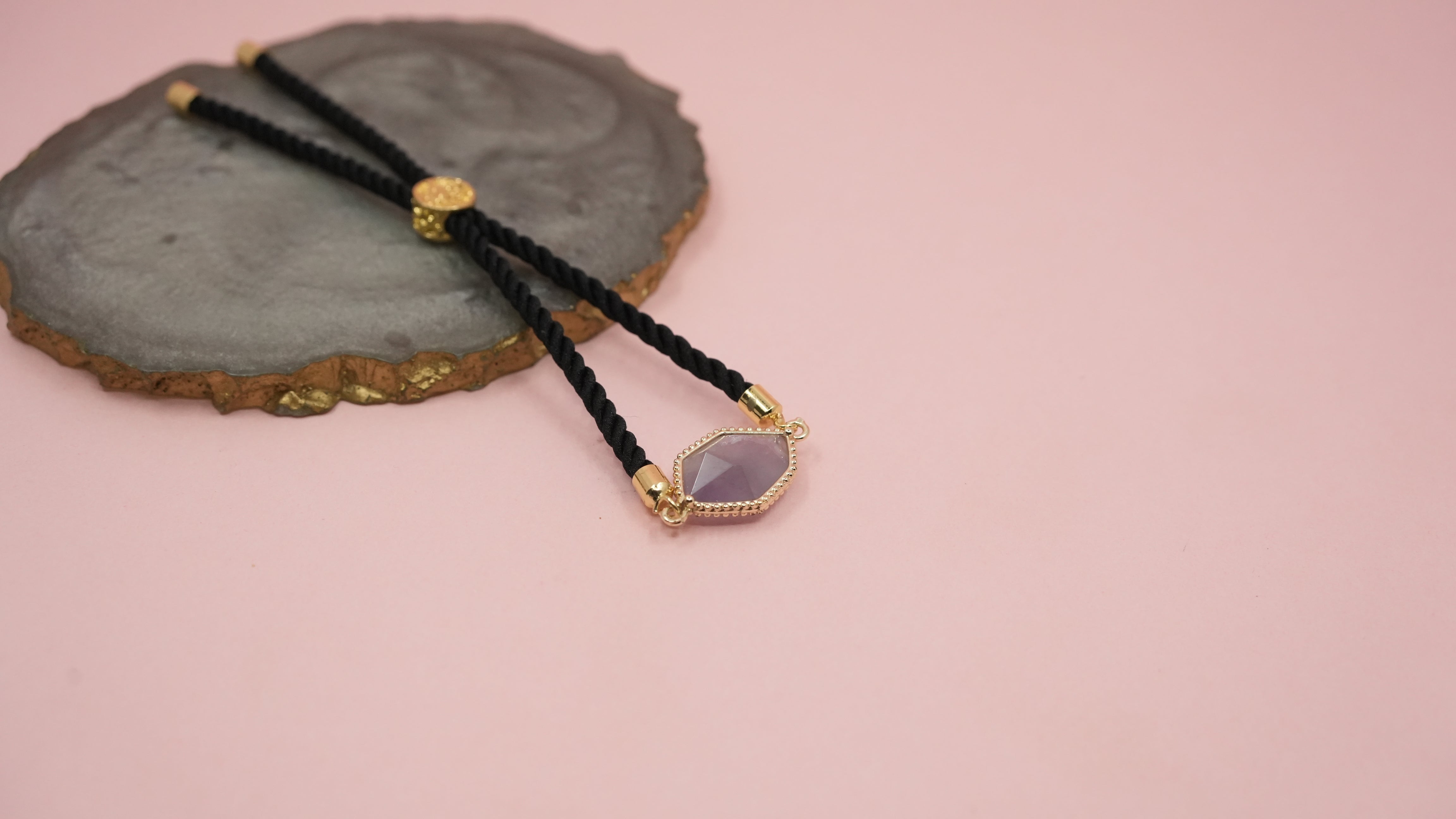 Diamond cut black chord