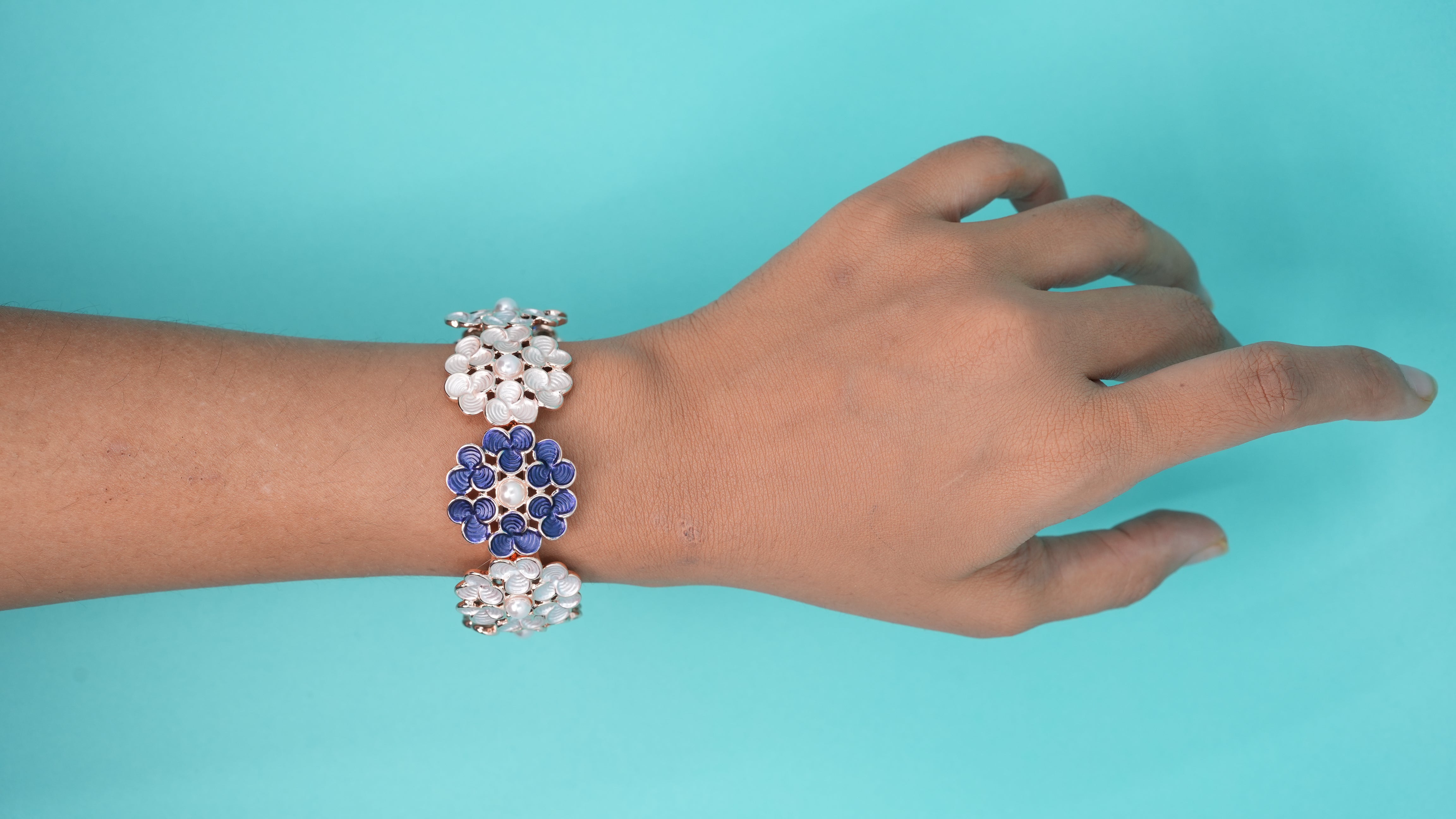 Indigo petal elastic bracelet