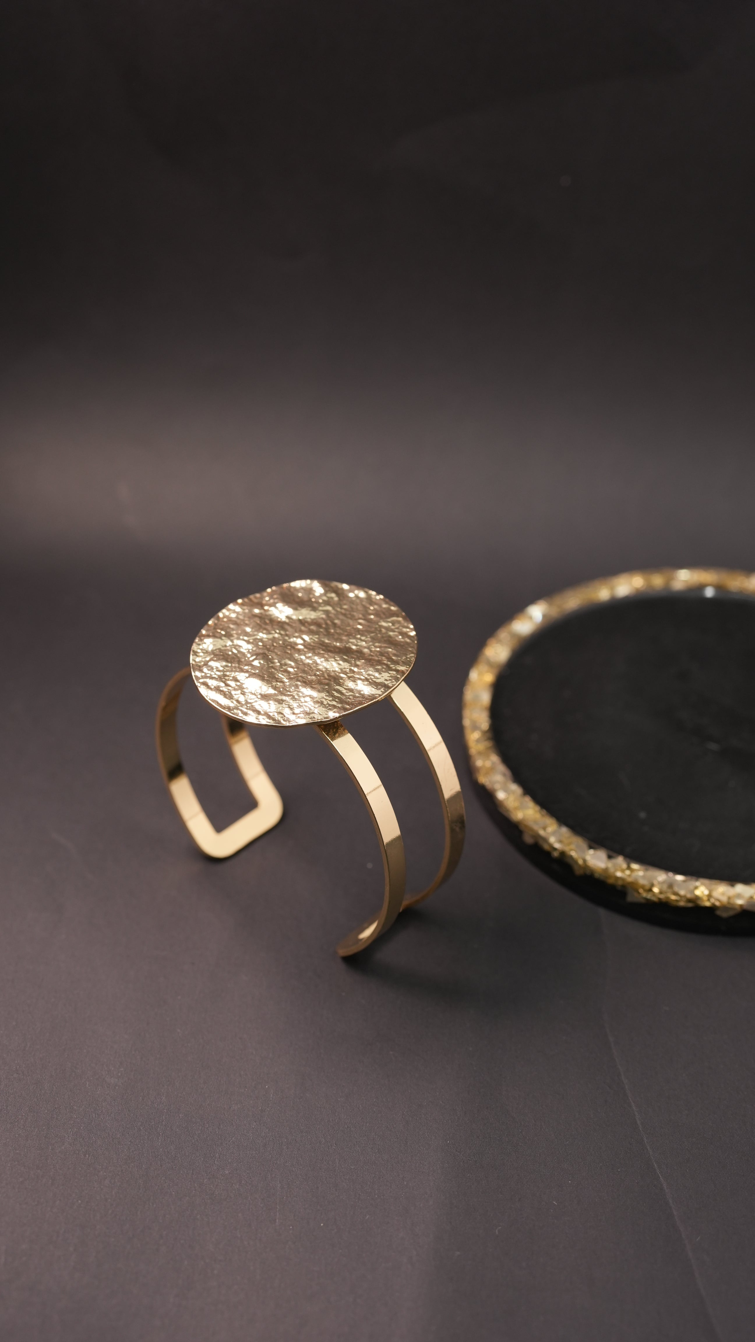 Solara cuff