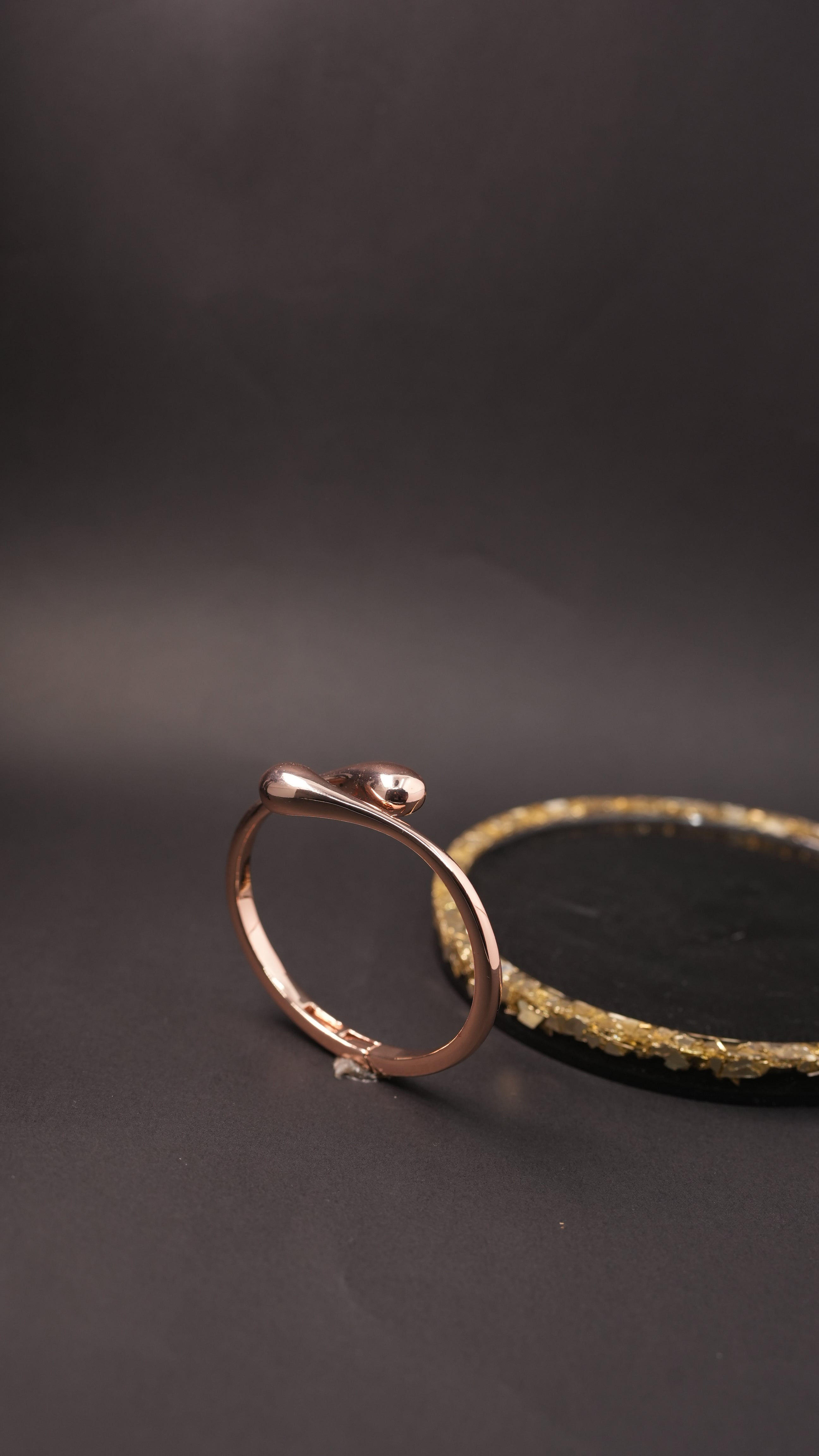 Knitted rosegold