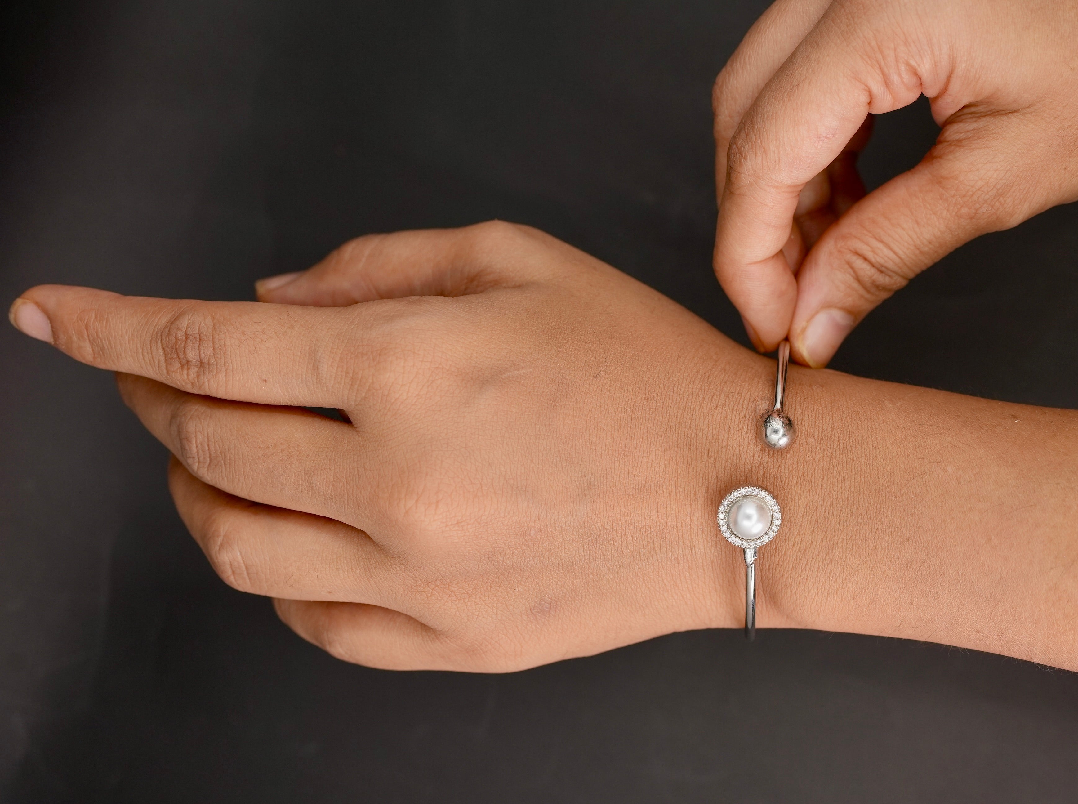 Circular Pearl Bracelet