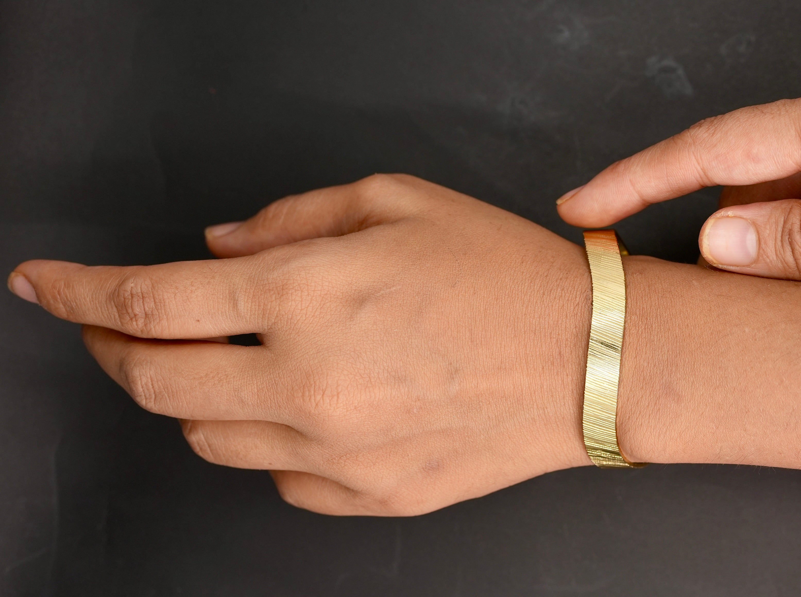 Abstract cuff gold