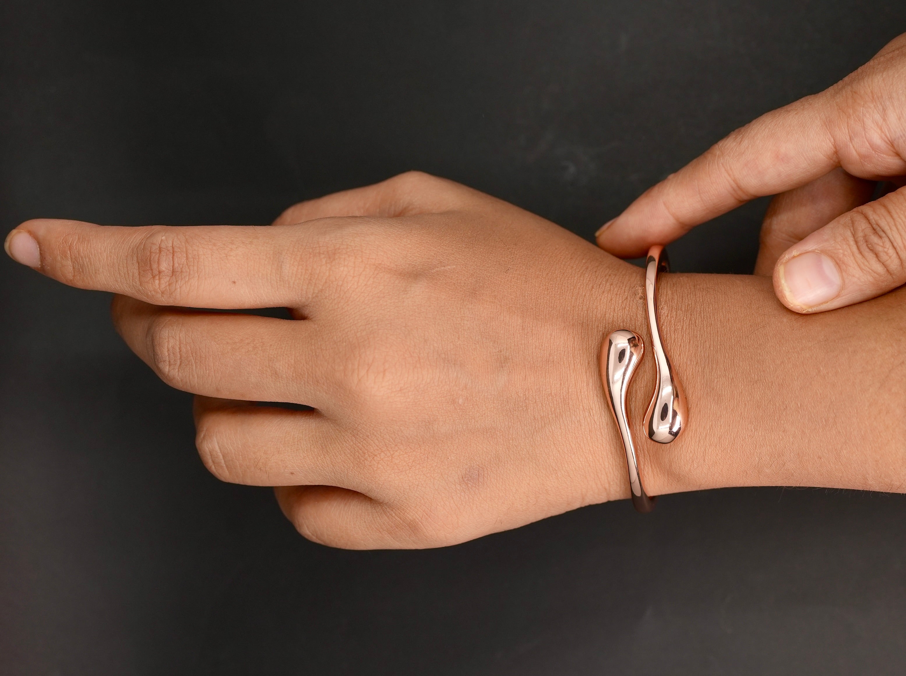 Hug cuff rosegold