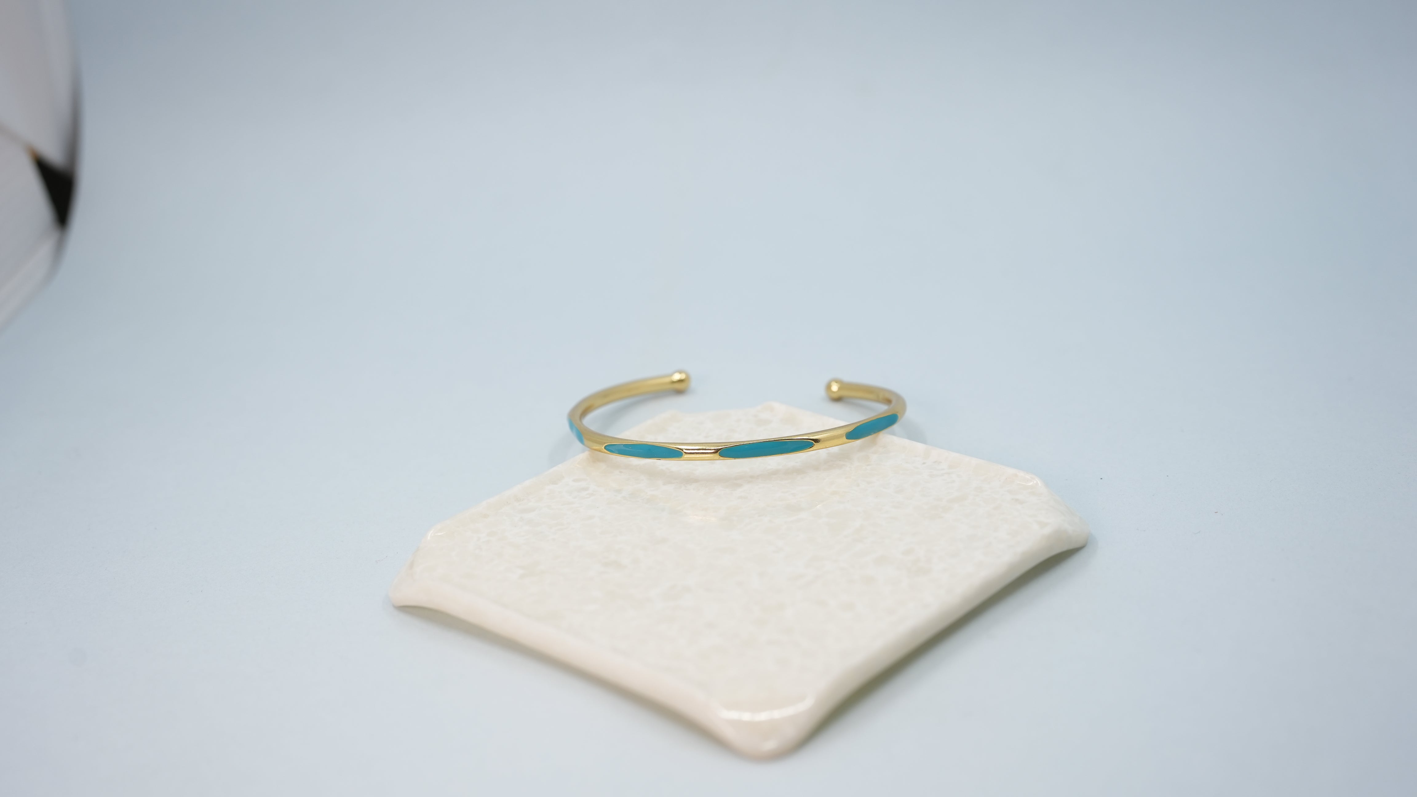 Snake Style Aqua Cuff