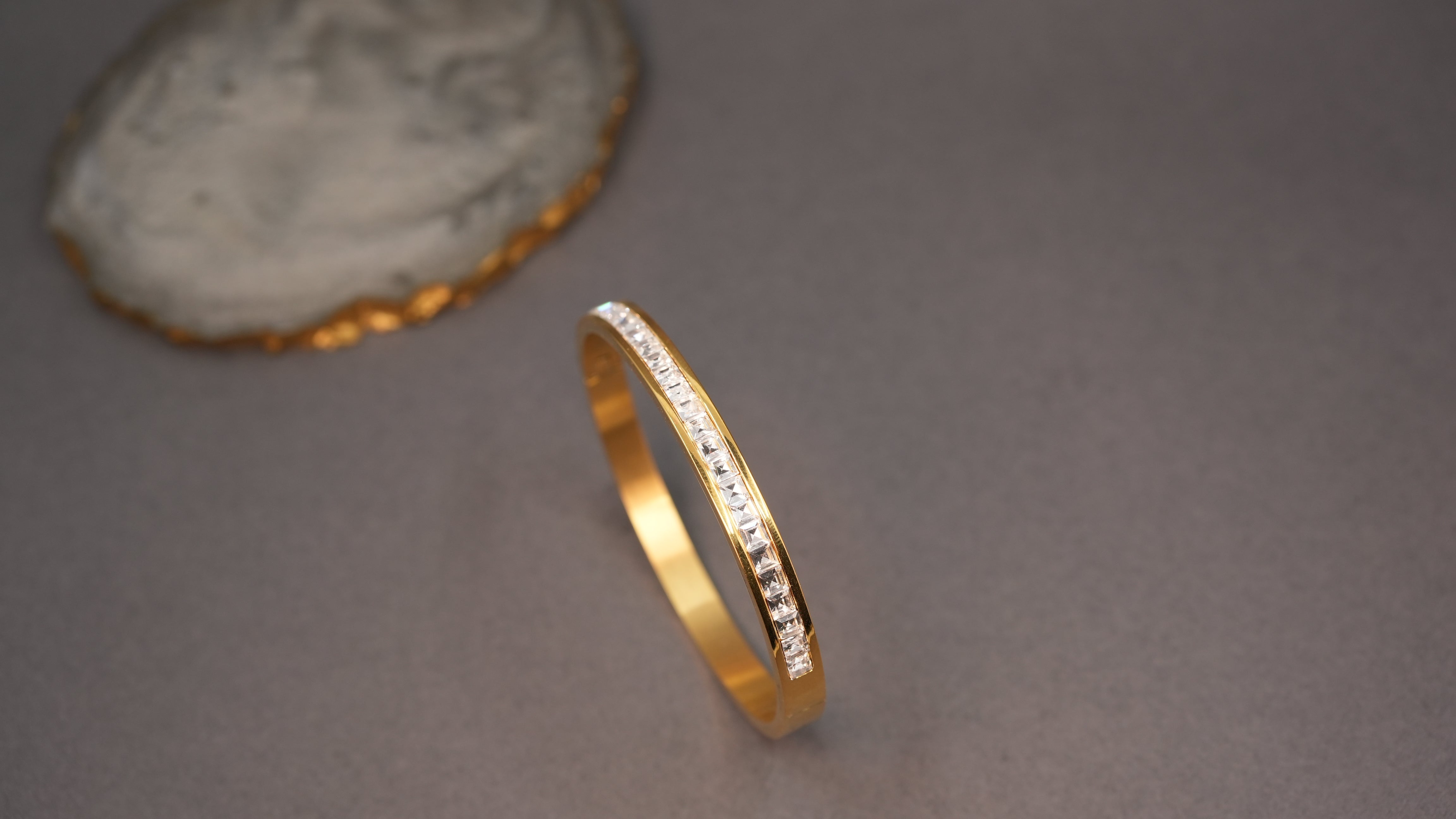 Gilded edge gold