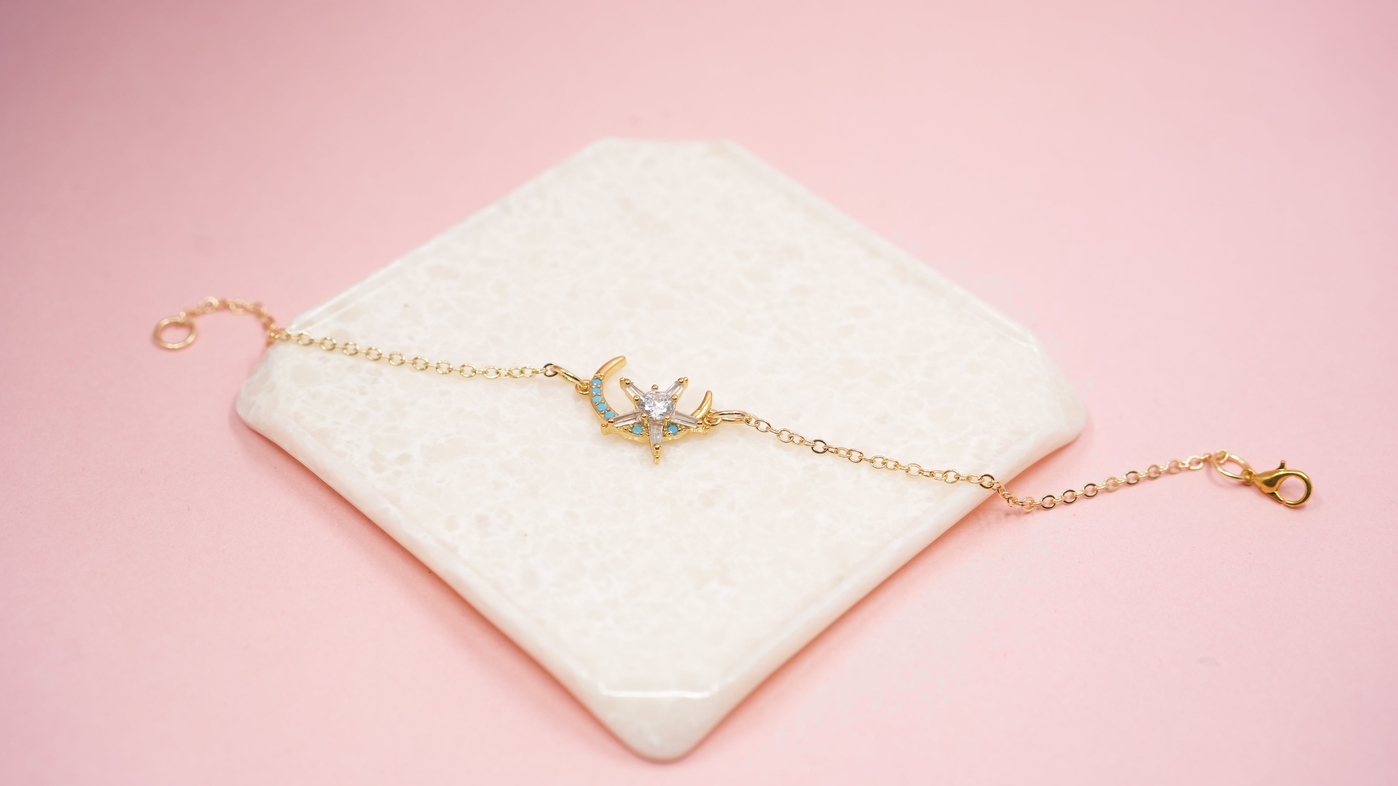 Moonstone gaze gold