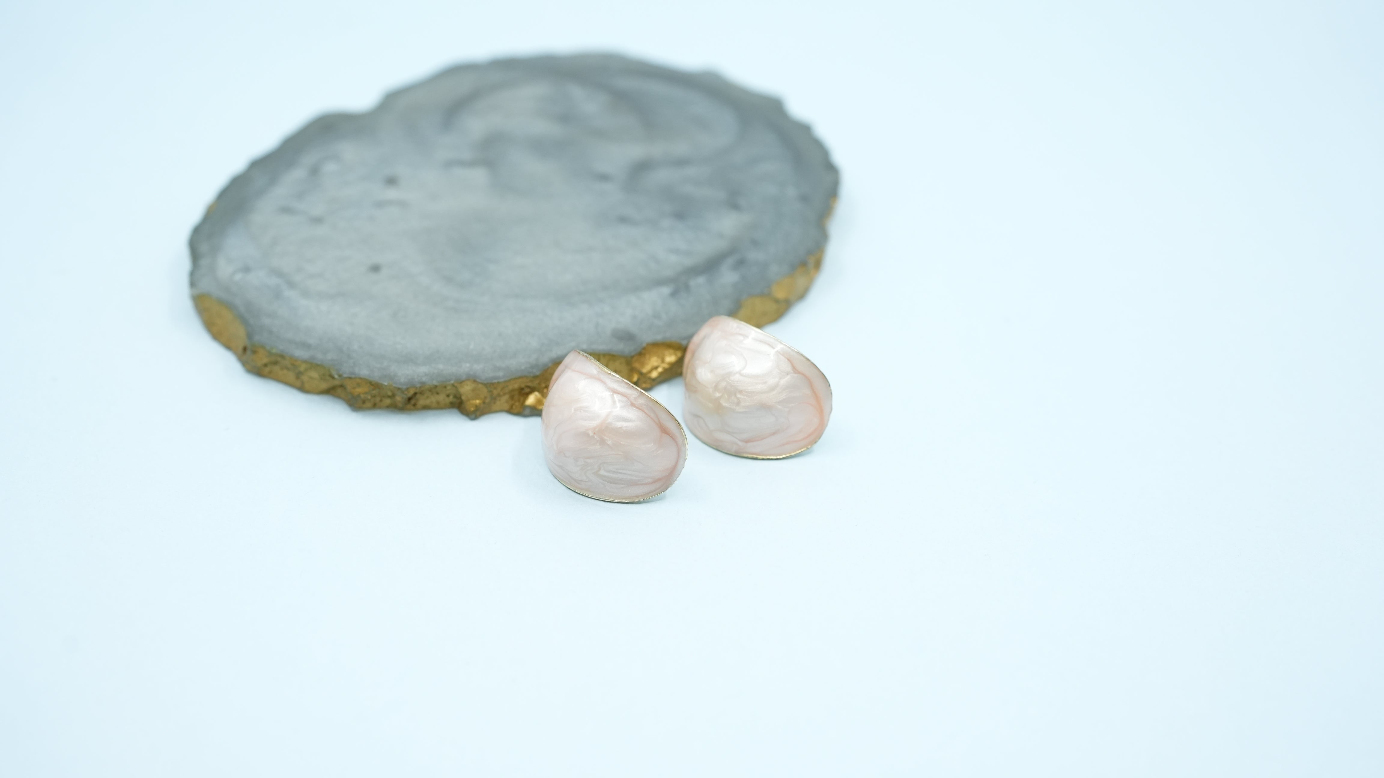 Textured shell