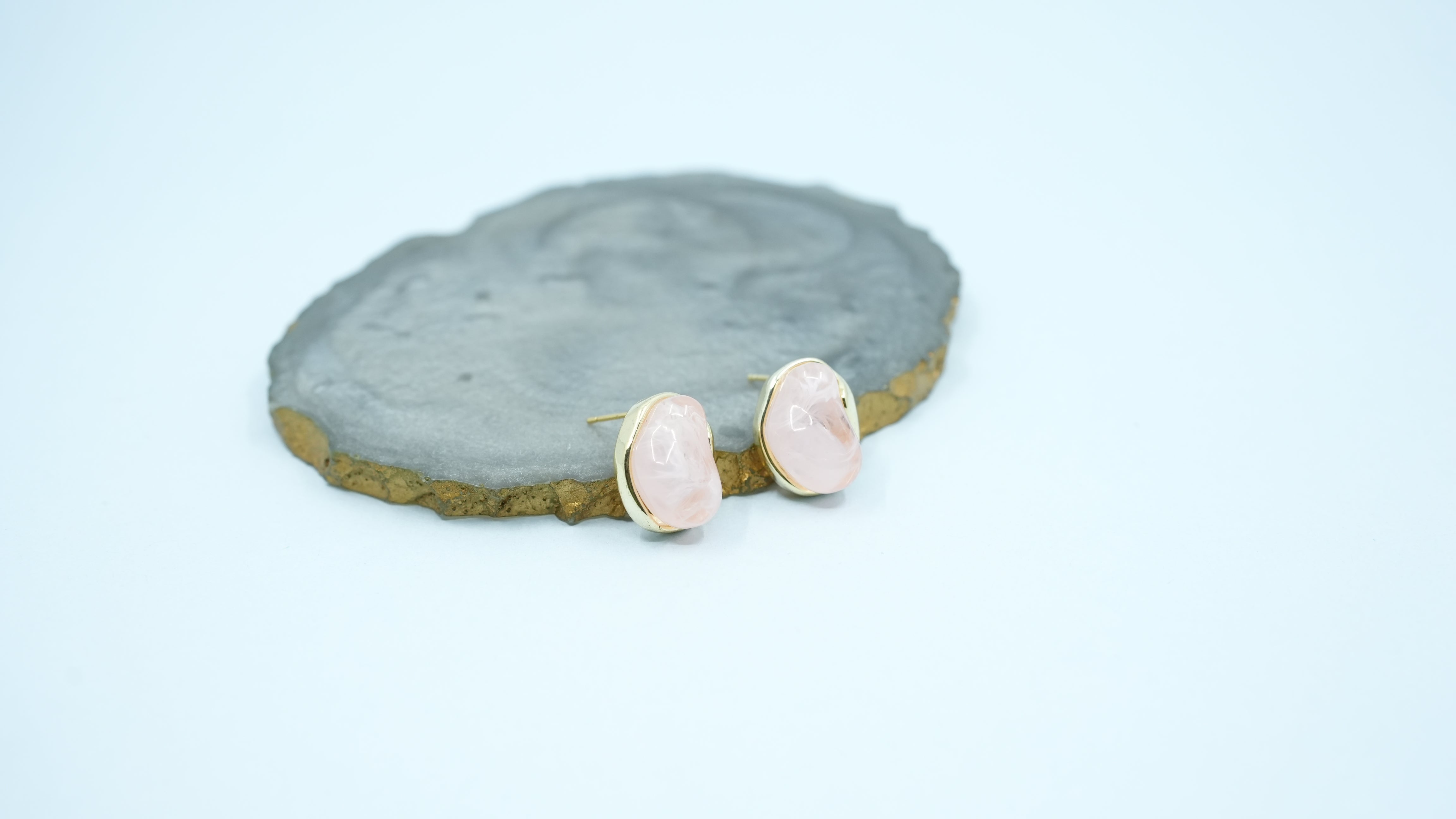 Petal pearl stud