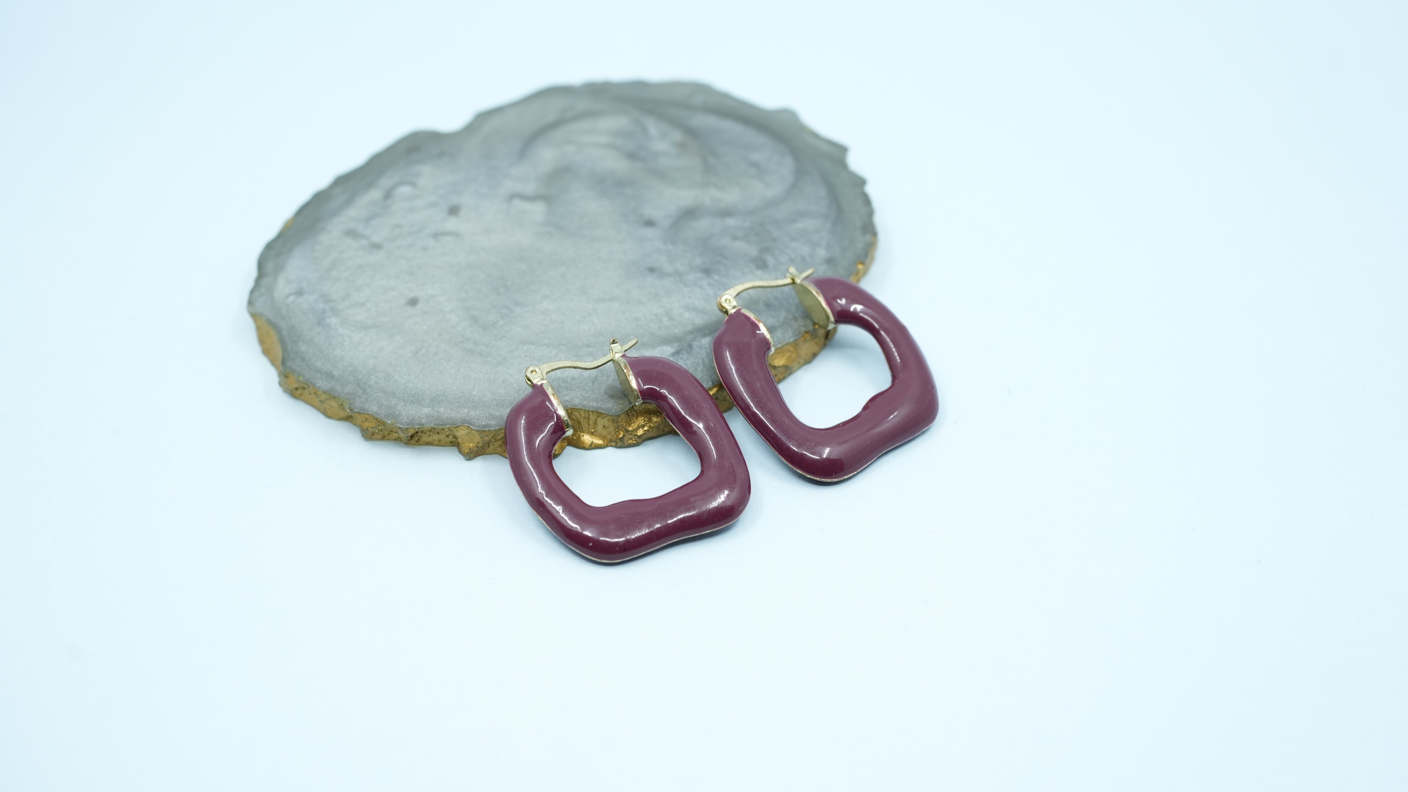 Chunky square maroon