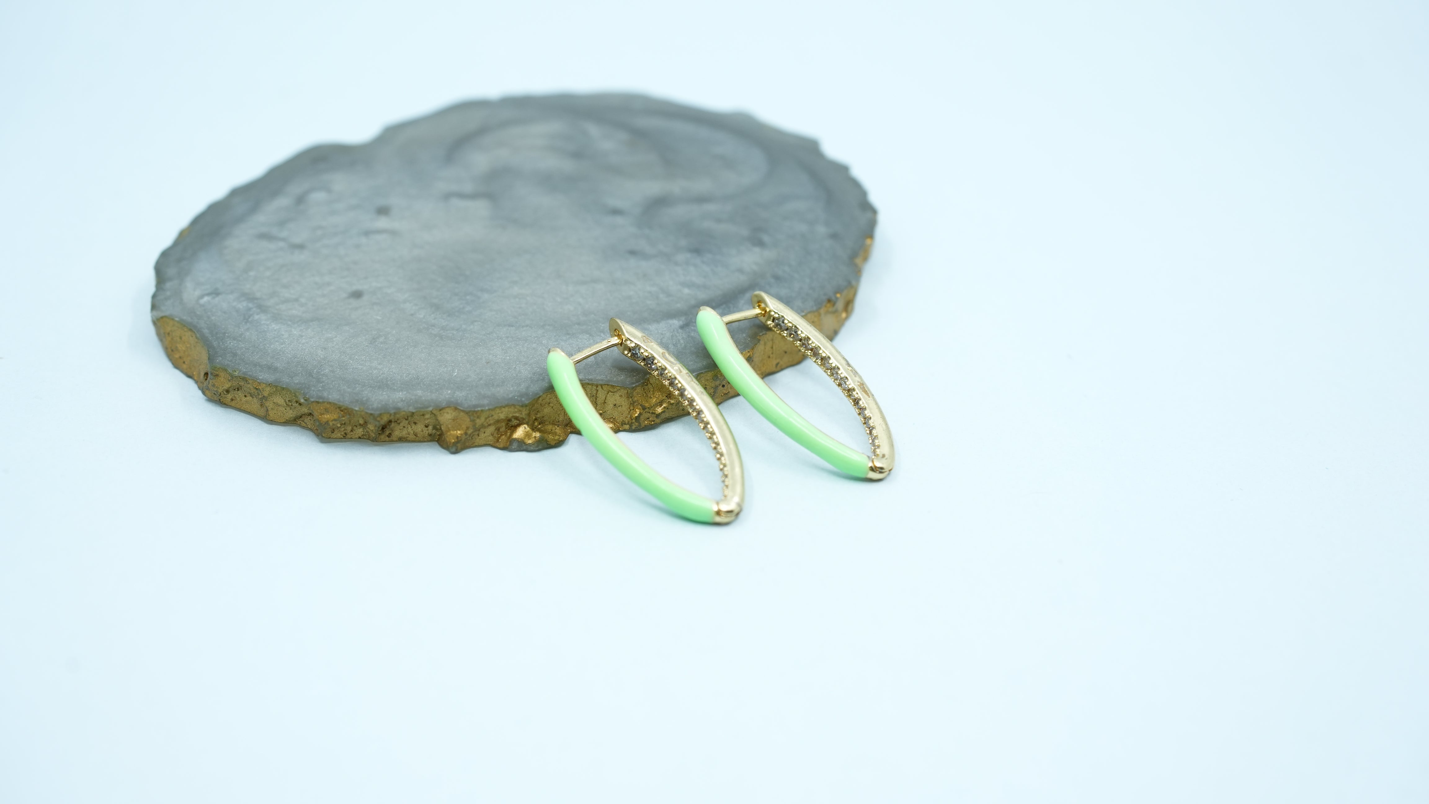 Green tail  hoops