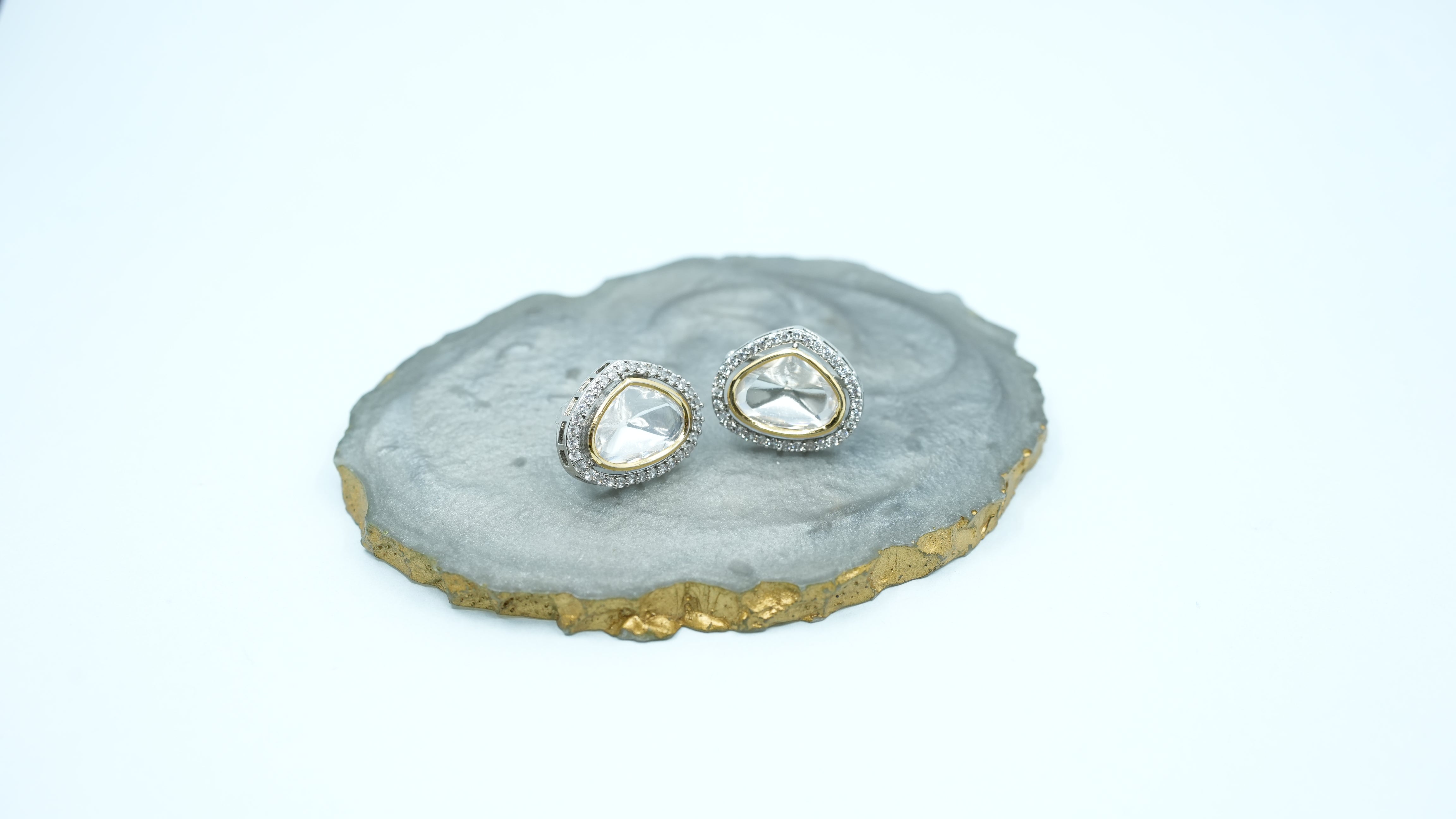 Prism kundan stud