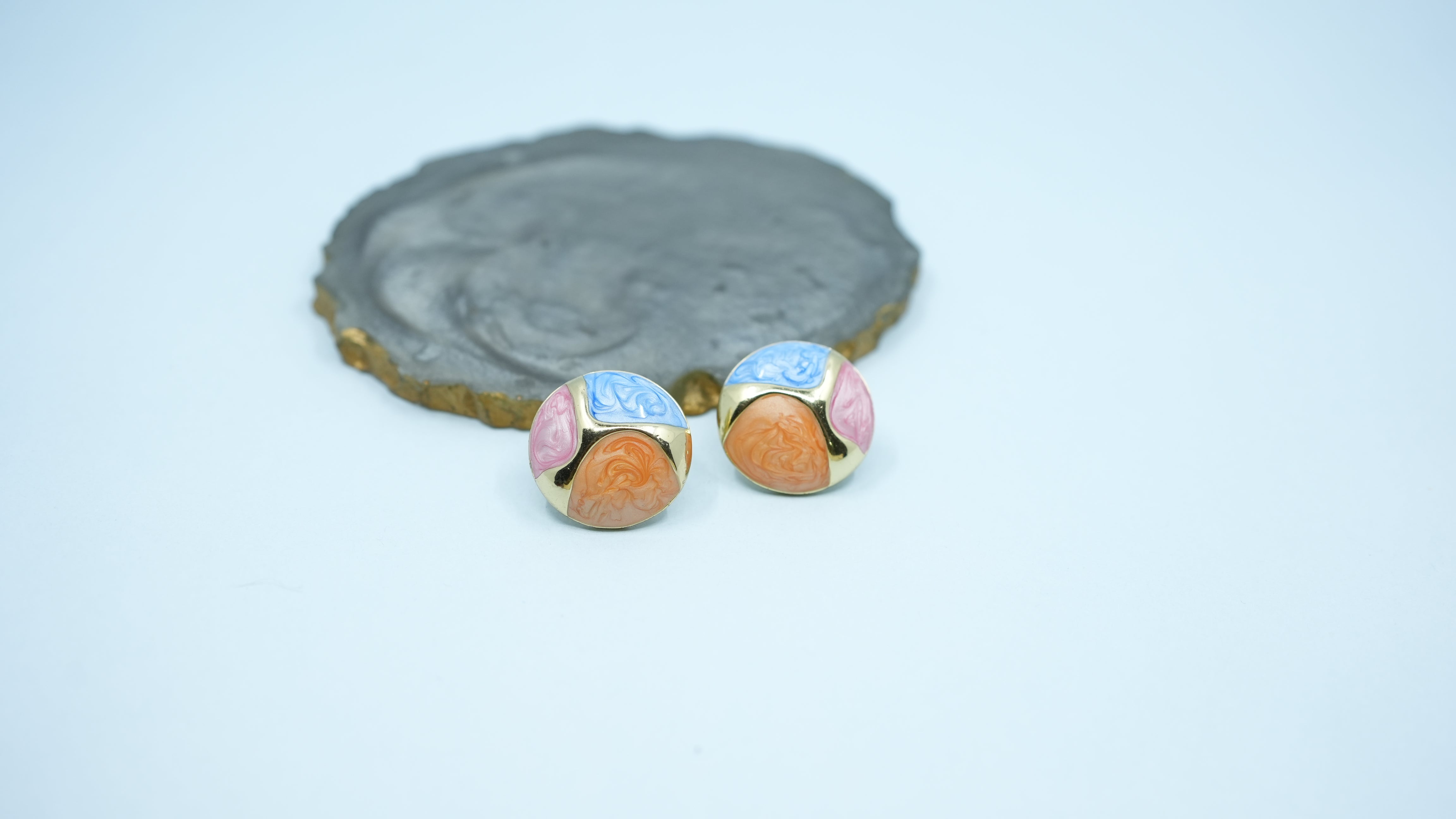 Trio enamel stud
