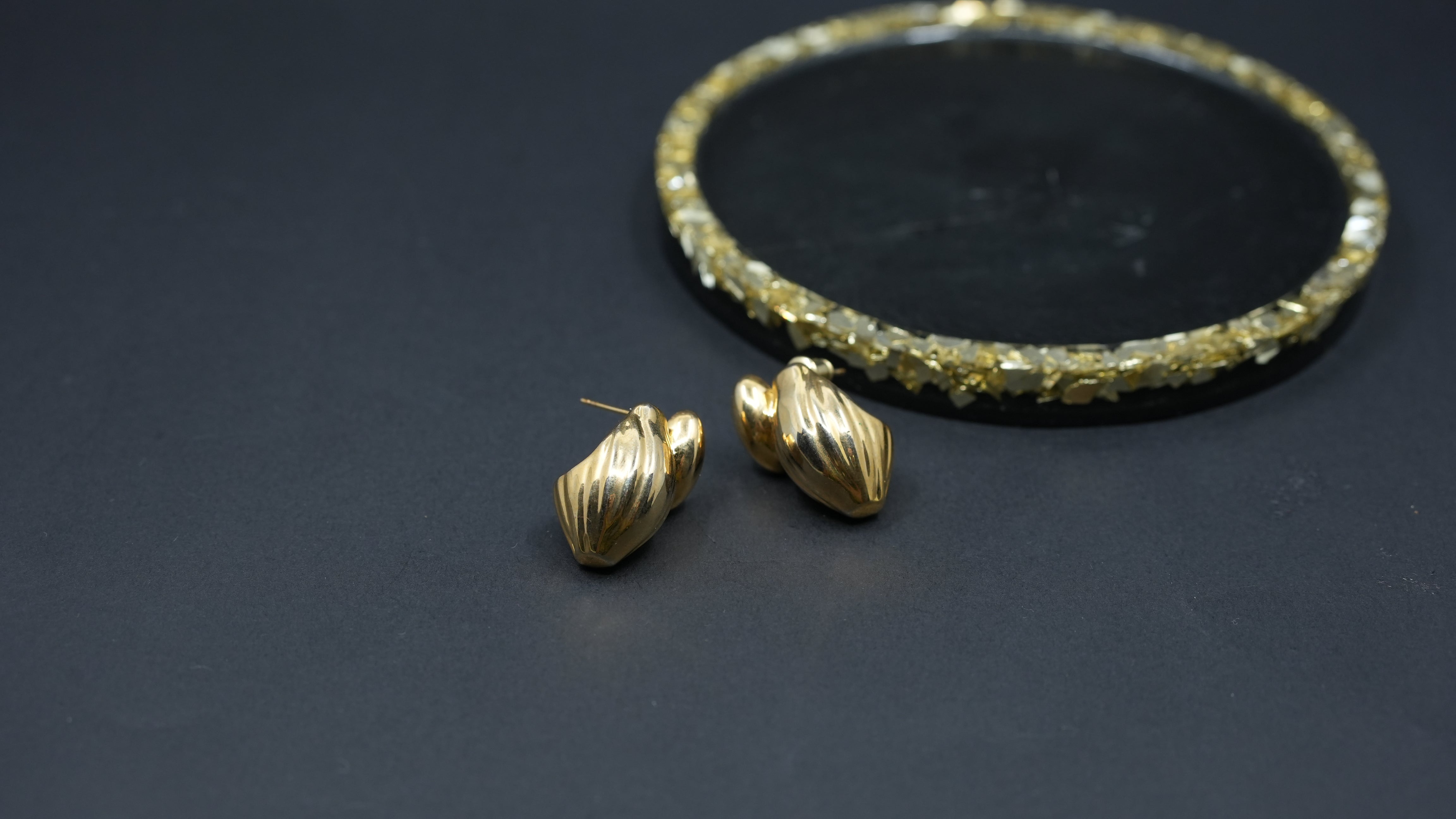 Bloom shell earrings