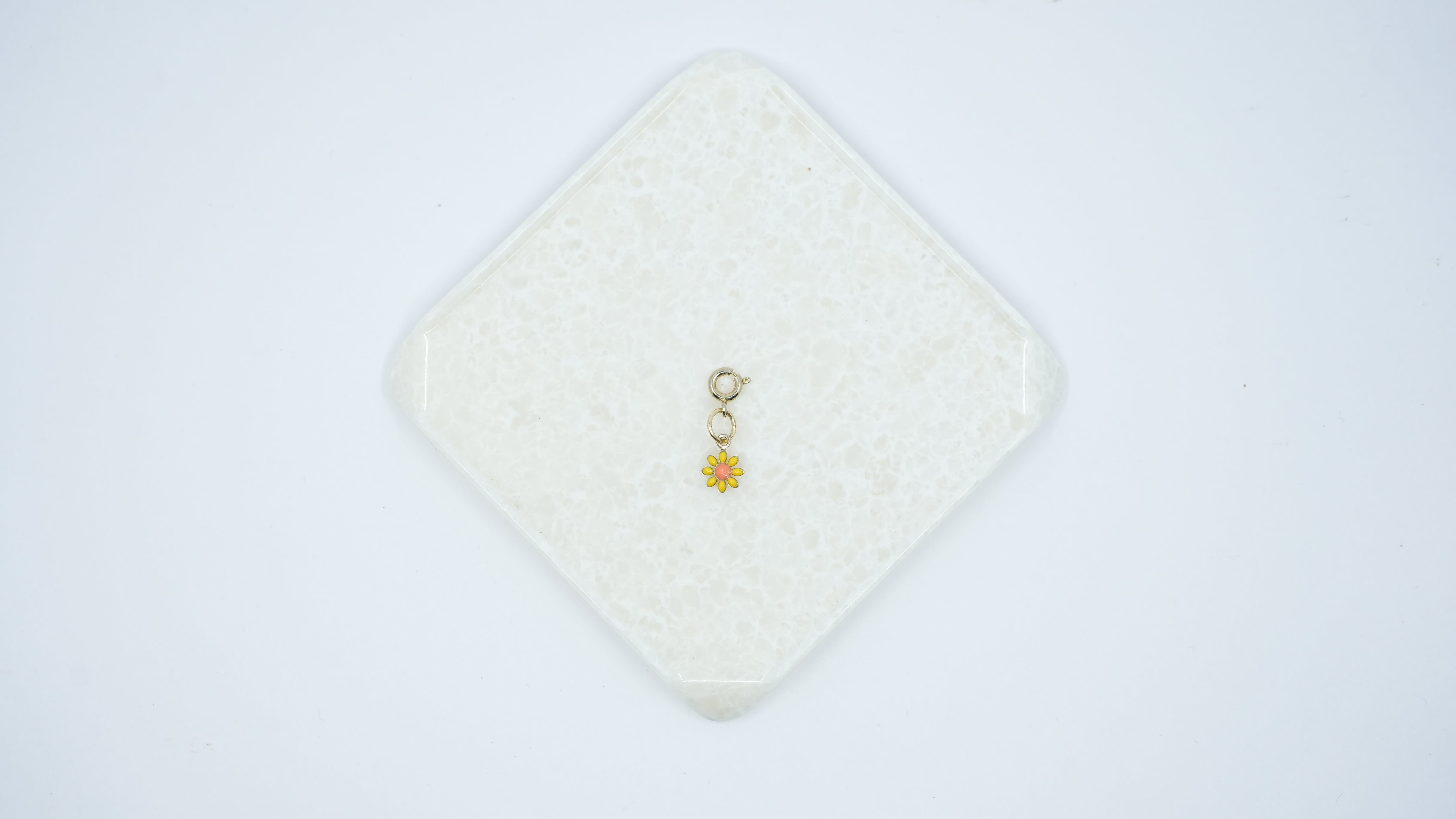 Daisy Yellow Charm